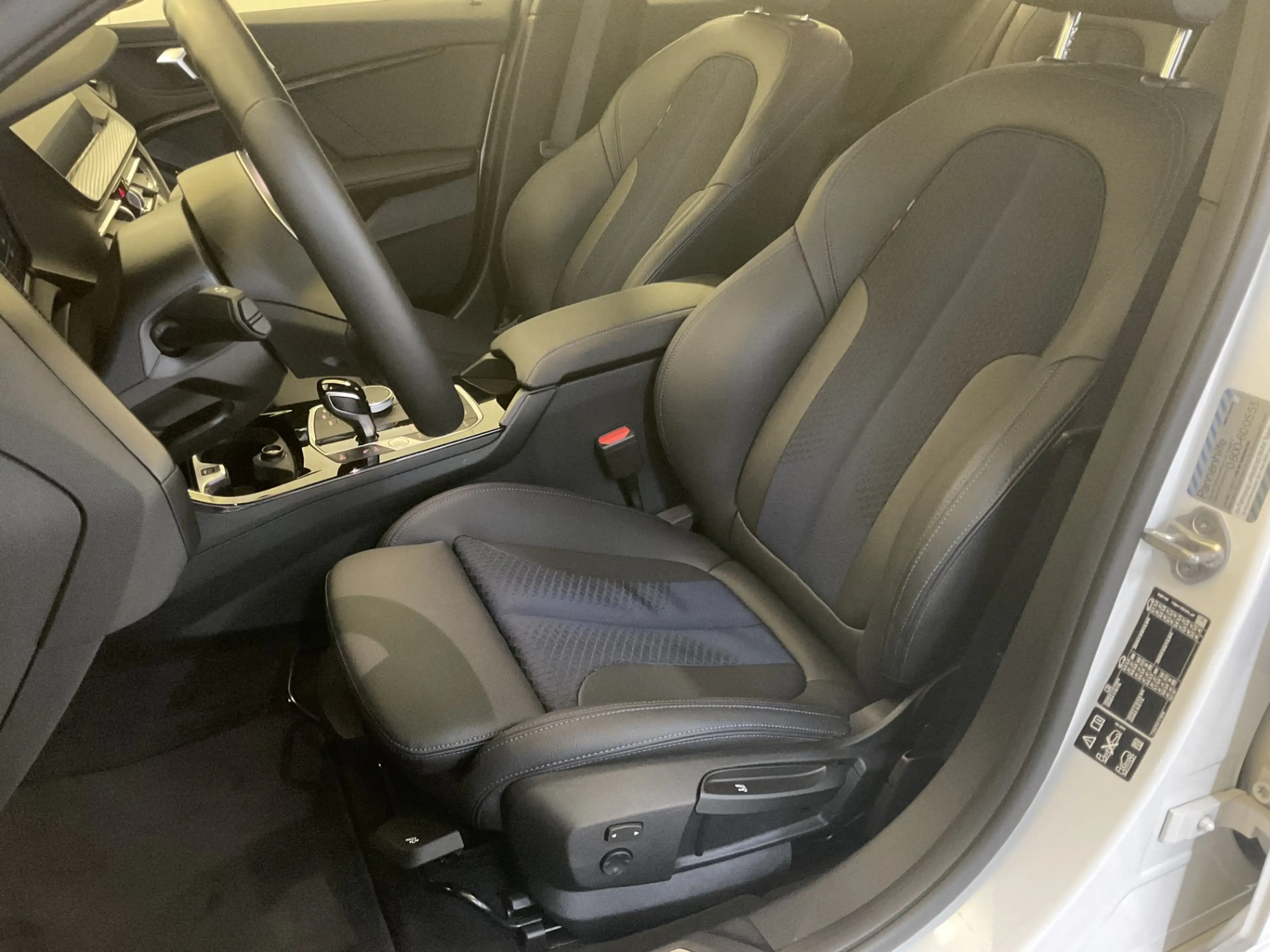 BMW 120 d xDrive — photo 2