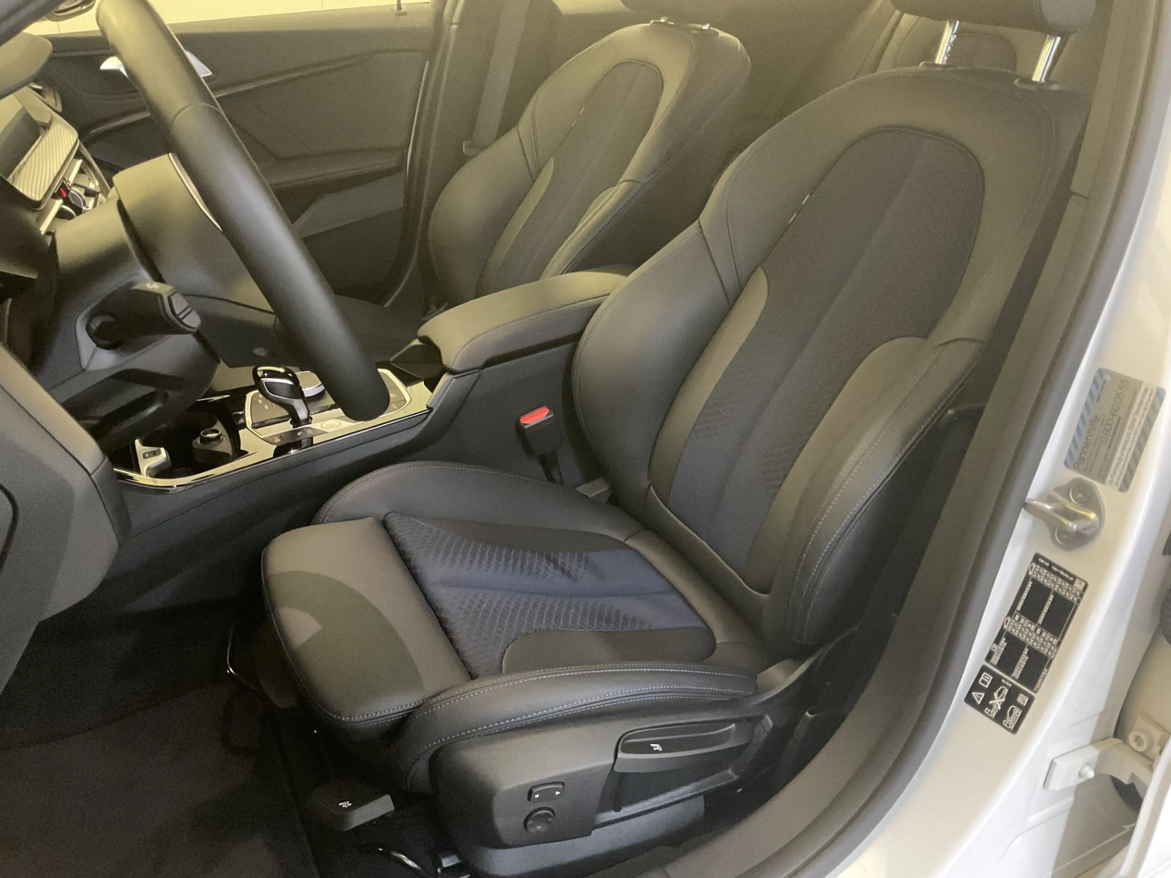 BMW 120 d xDrive — photo 3