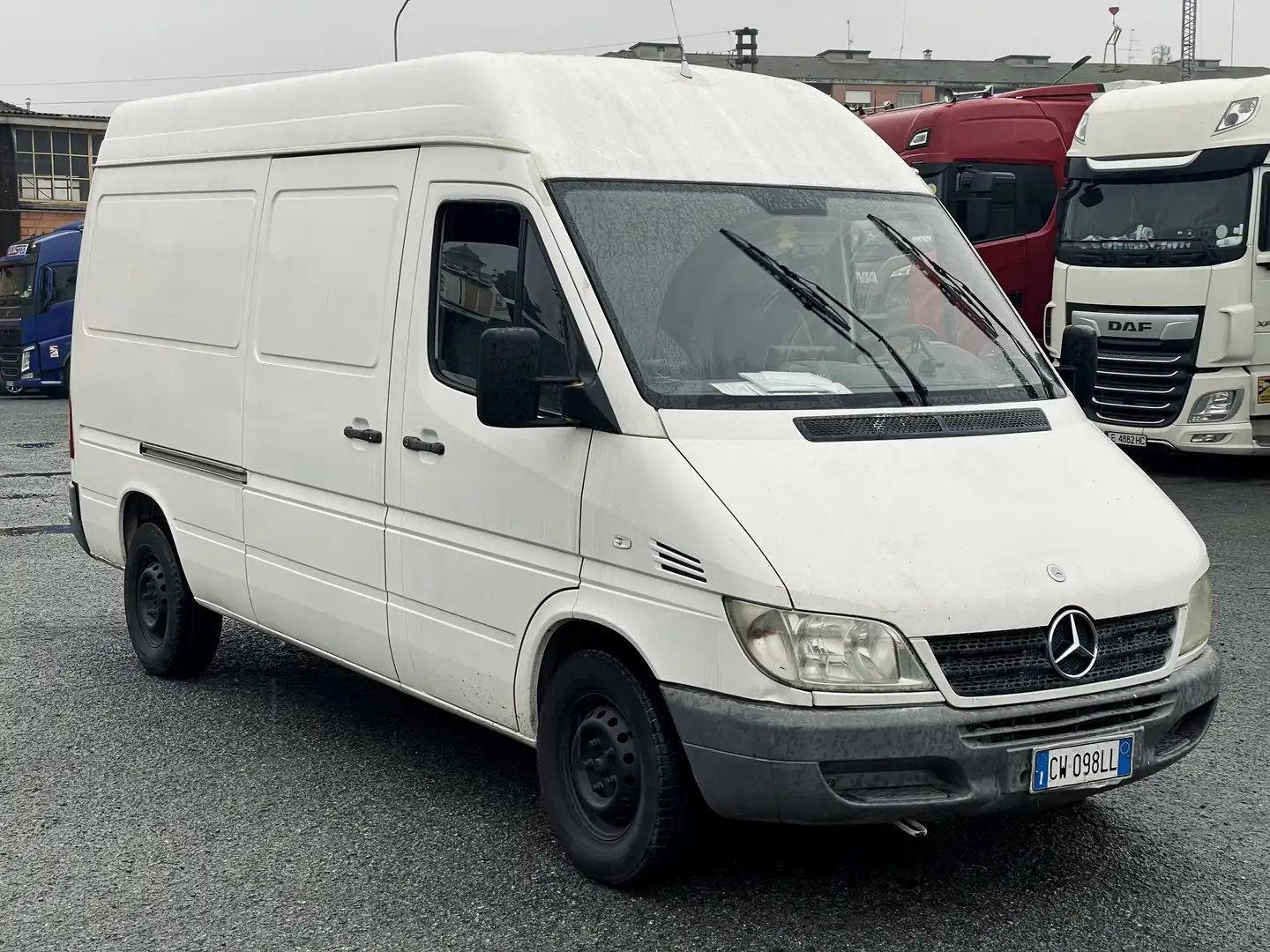 Mercedes-Benz Sprinter - 1