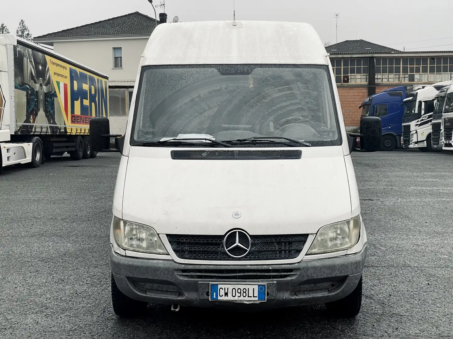 Mercedes-Benz Sprinter - 2