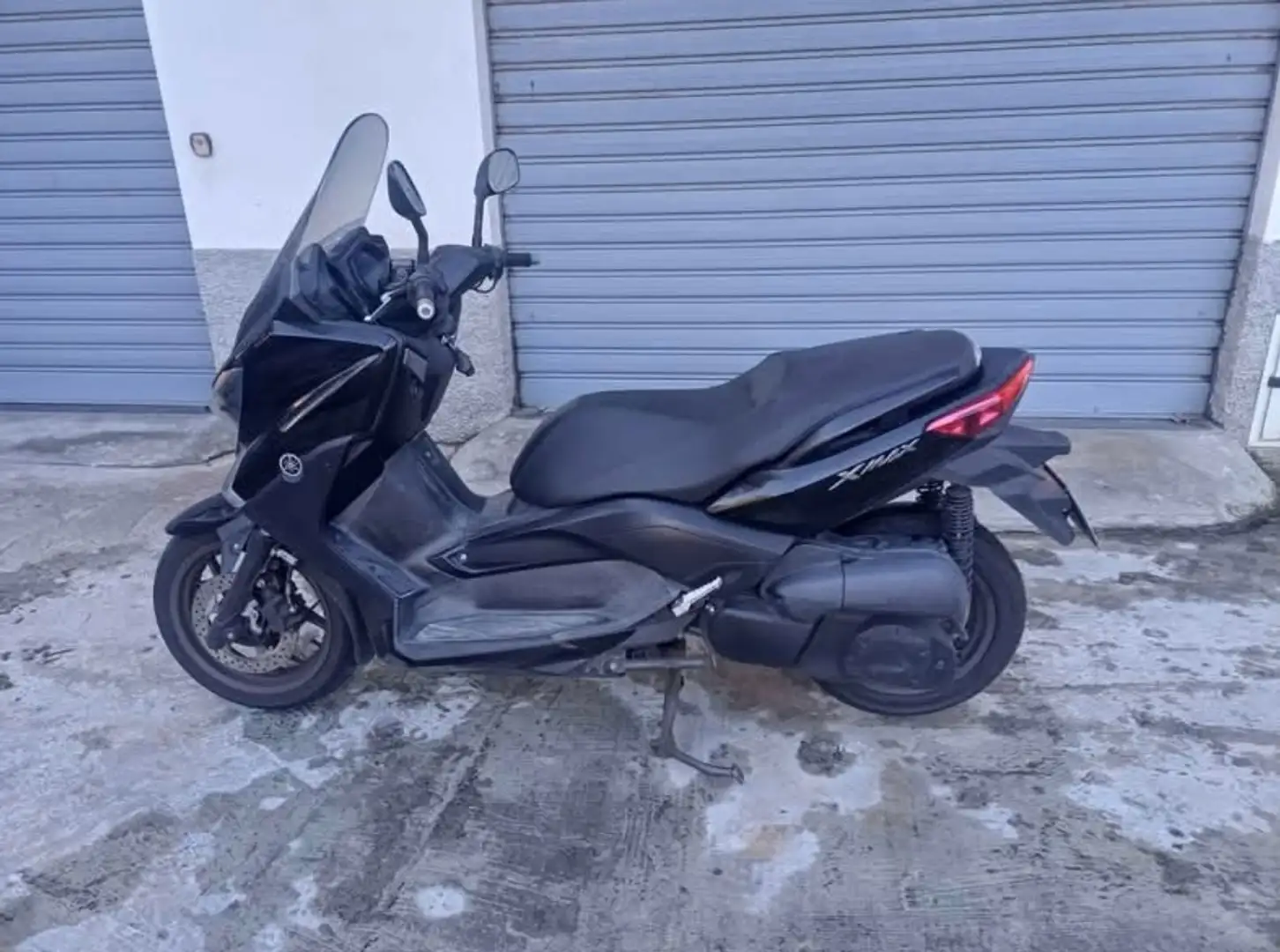 Yamaha X-Max 250 Negro - 1