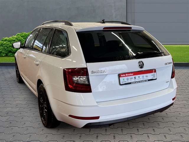 Skoda Octavia Combi Ambition 4x4 2.0 TDI+Navi+Parksensoren+LED