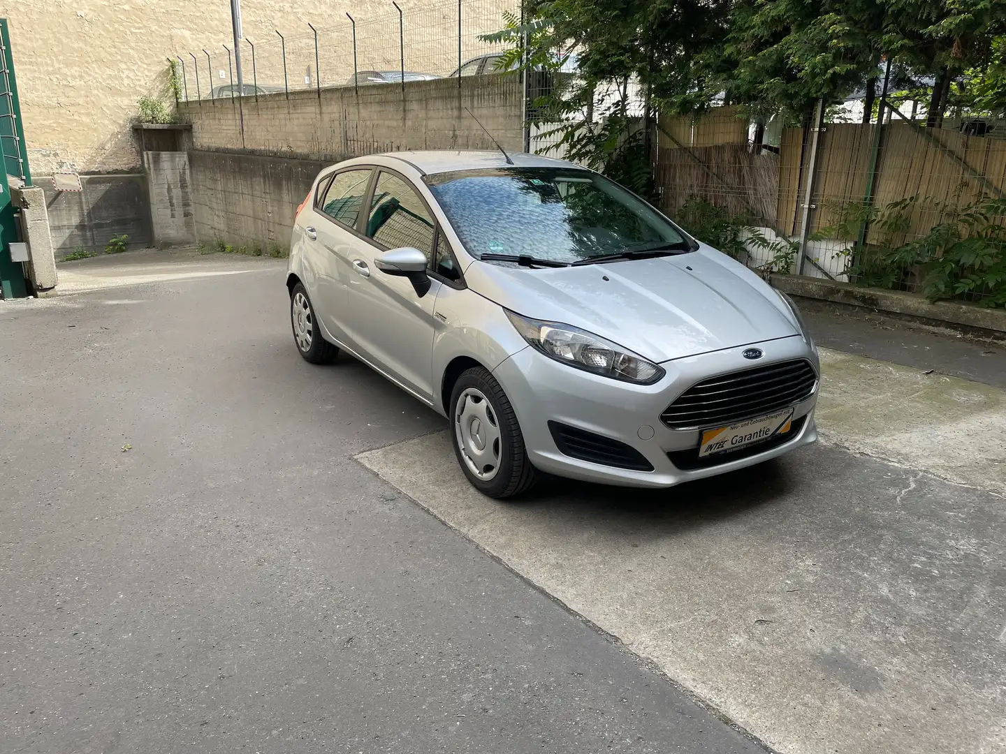 Ford Fiesta Trend Silber - 1