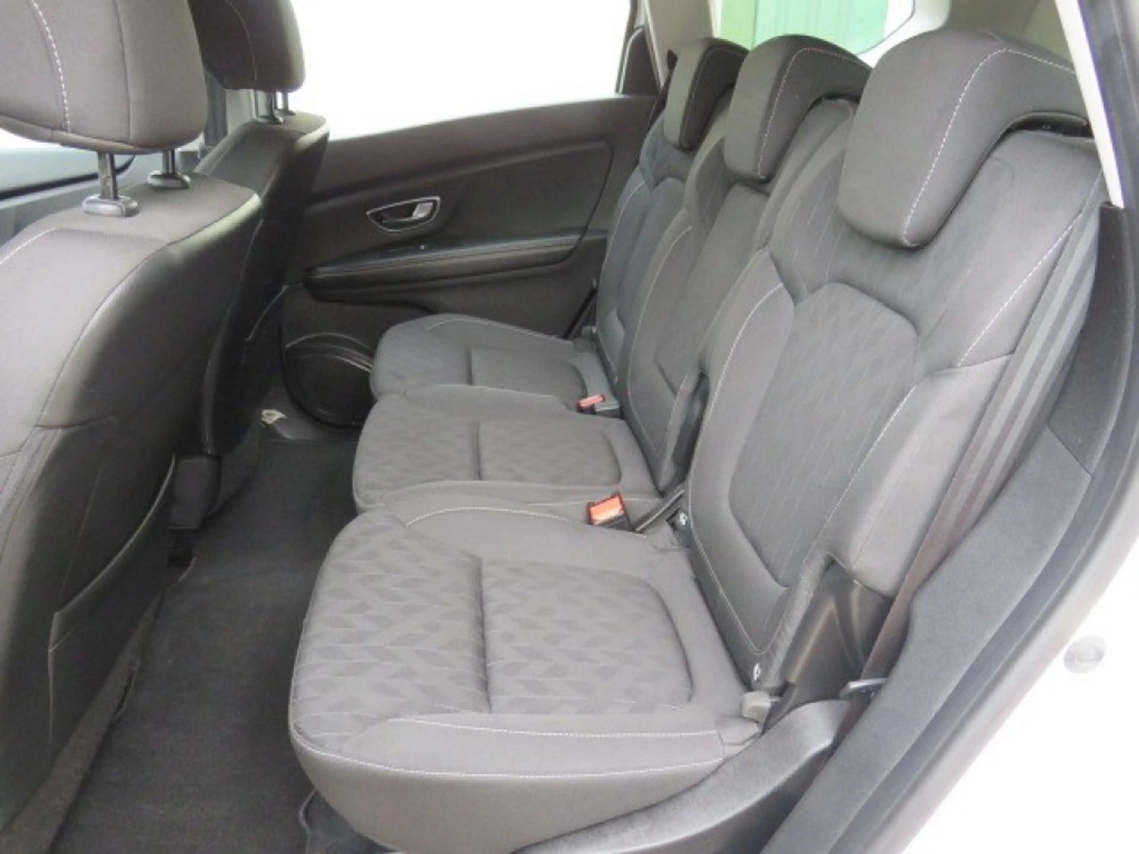 Renault Grand Scenic 1.3 TCE LIMITED — photo 17
