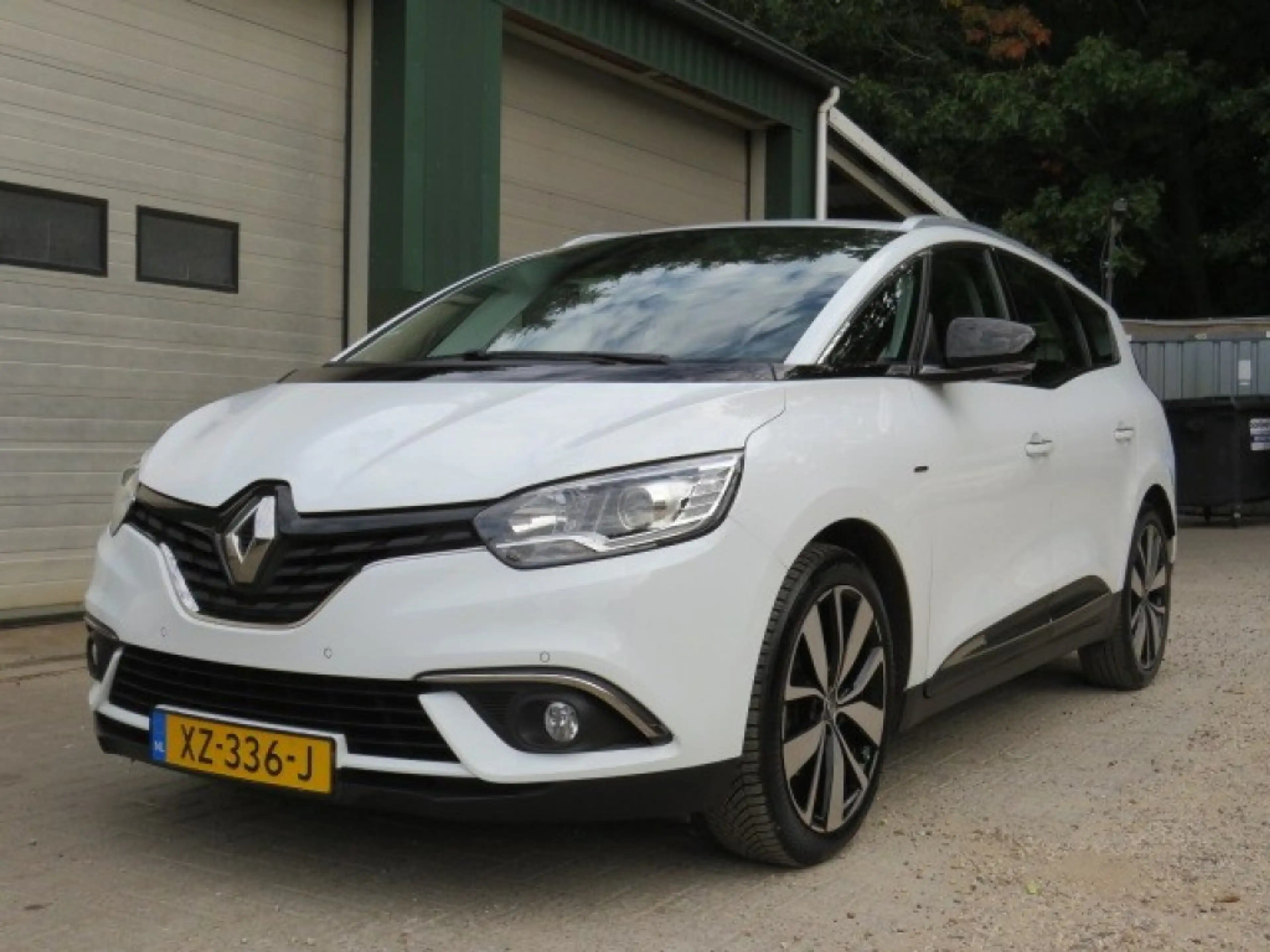 Renault Grand Scenic 1.3 TCE LIMITED — photo 3