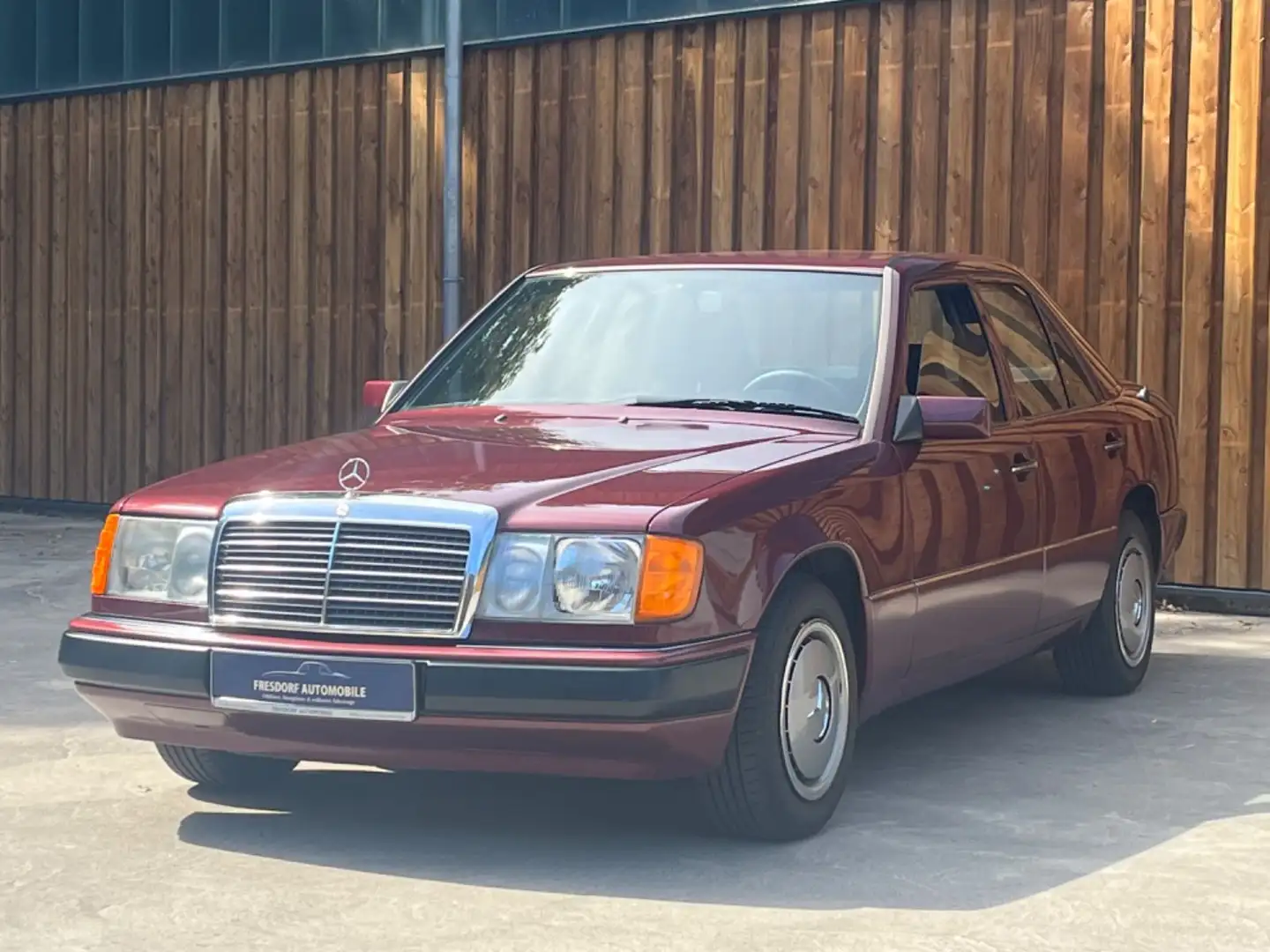 Mercedes-Benz E 200 W124 200E aus Familienhand, 1a gepflegt! Rot - 1