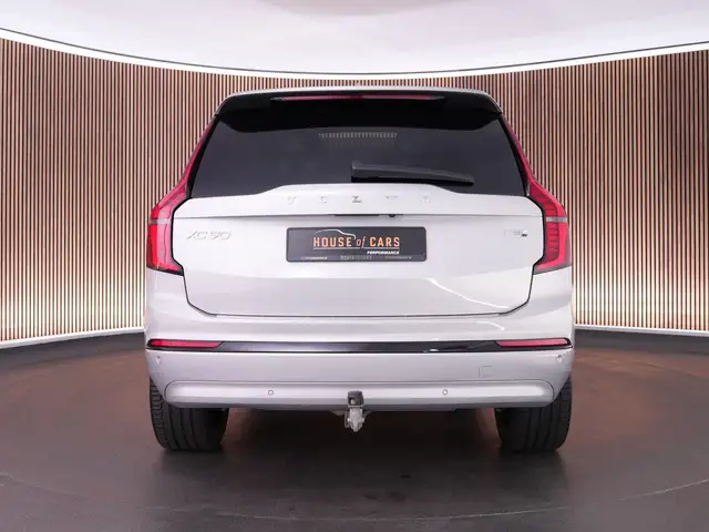 Volvo XC90 view 8