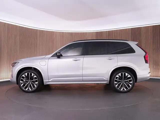 Volvo XC90 view 12