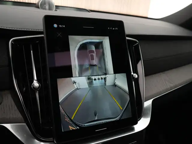 Volvo XC90 view 25