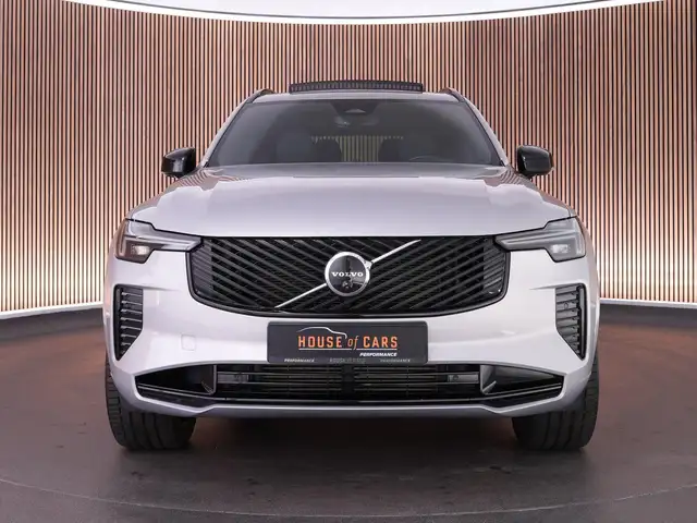Volvo XC90 view 6