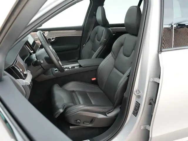 Volvo XC90 view 11
