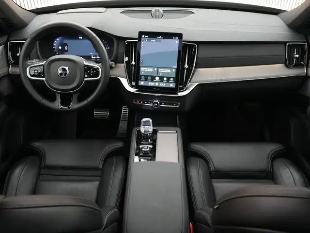 Volvo XC90 view 7