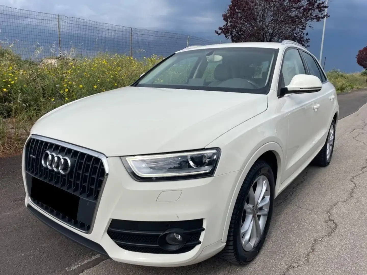 Audi Q3 2.0 TDI Weiß - 1
