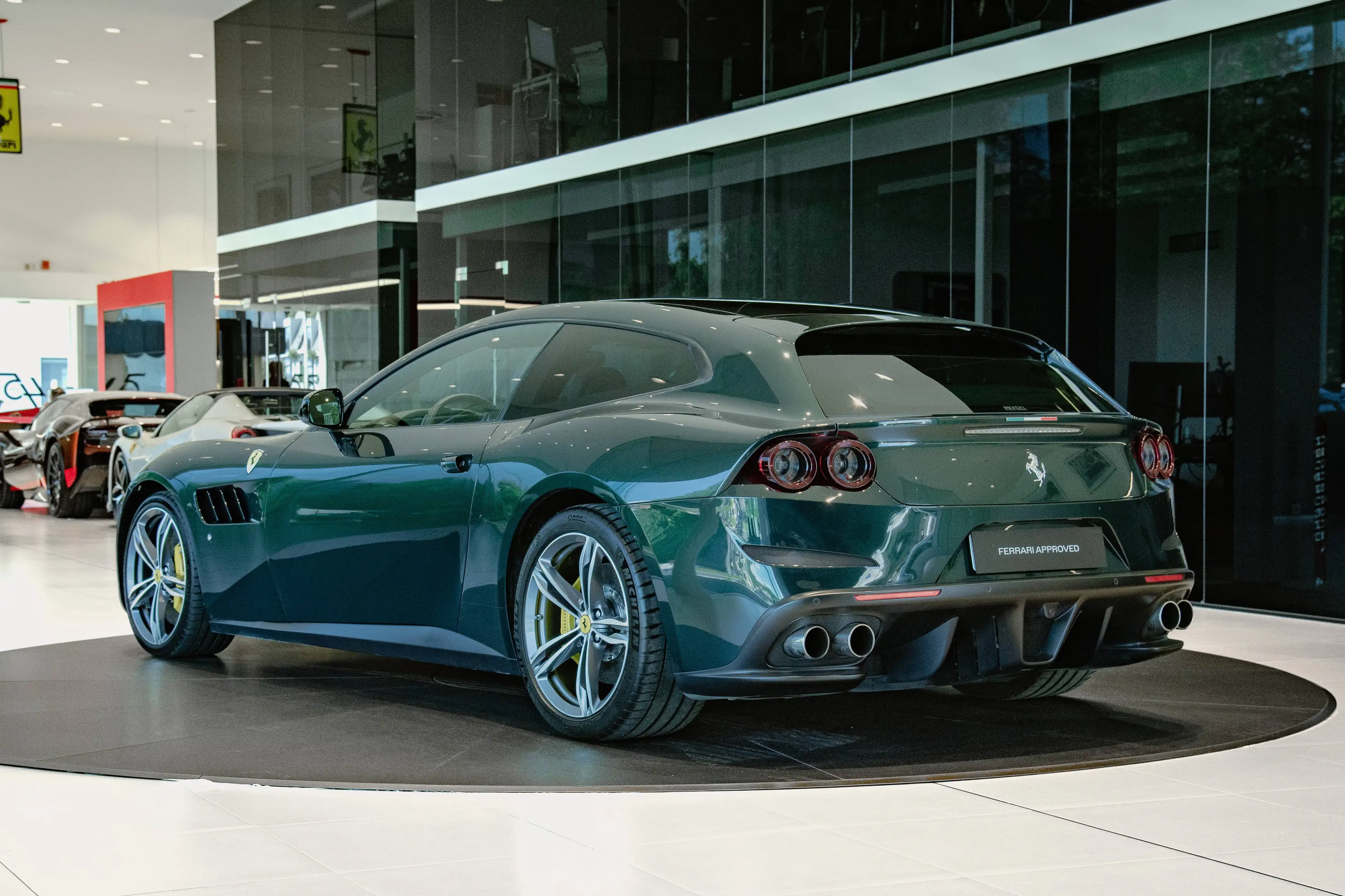 Ferrari GTC4 Lusso V12 | Verde Zeltweg | Atelier Car — photo 6