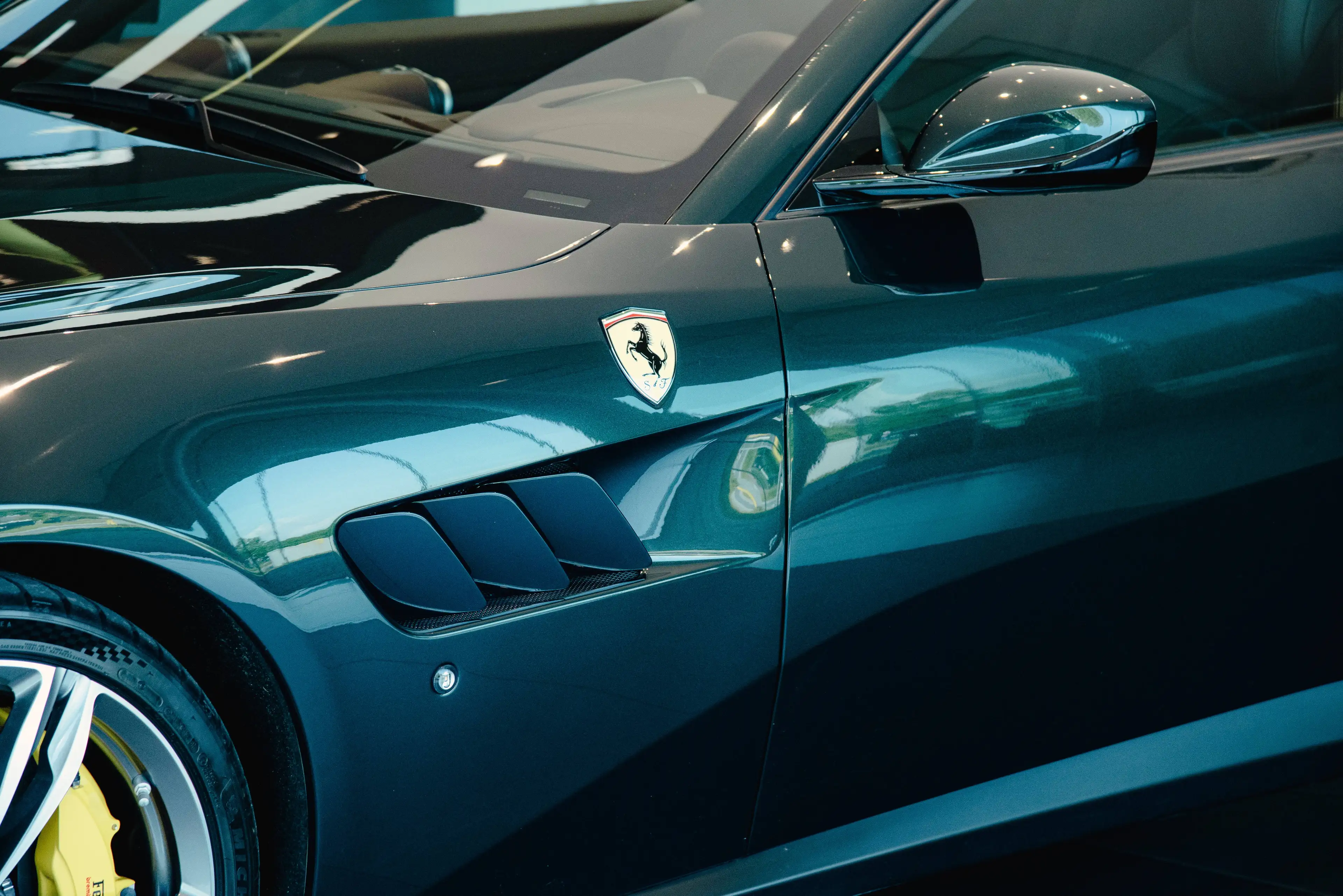 Ferrari GTC4 Lusso V12 | Verde Zeltweg | Atelier Car — photo 9