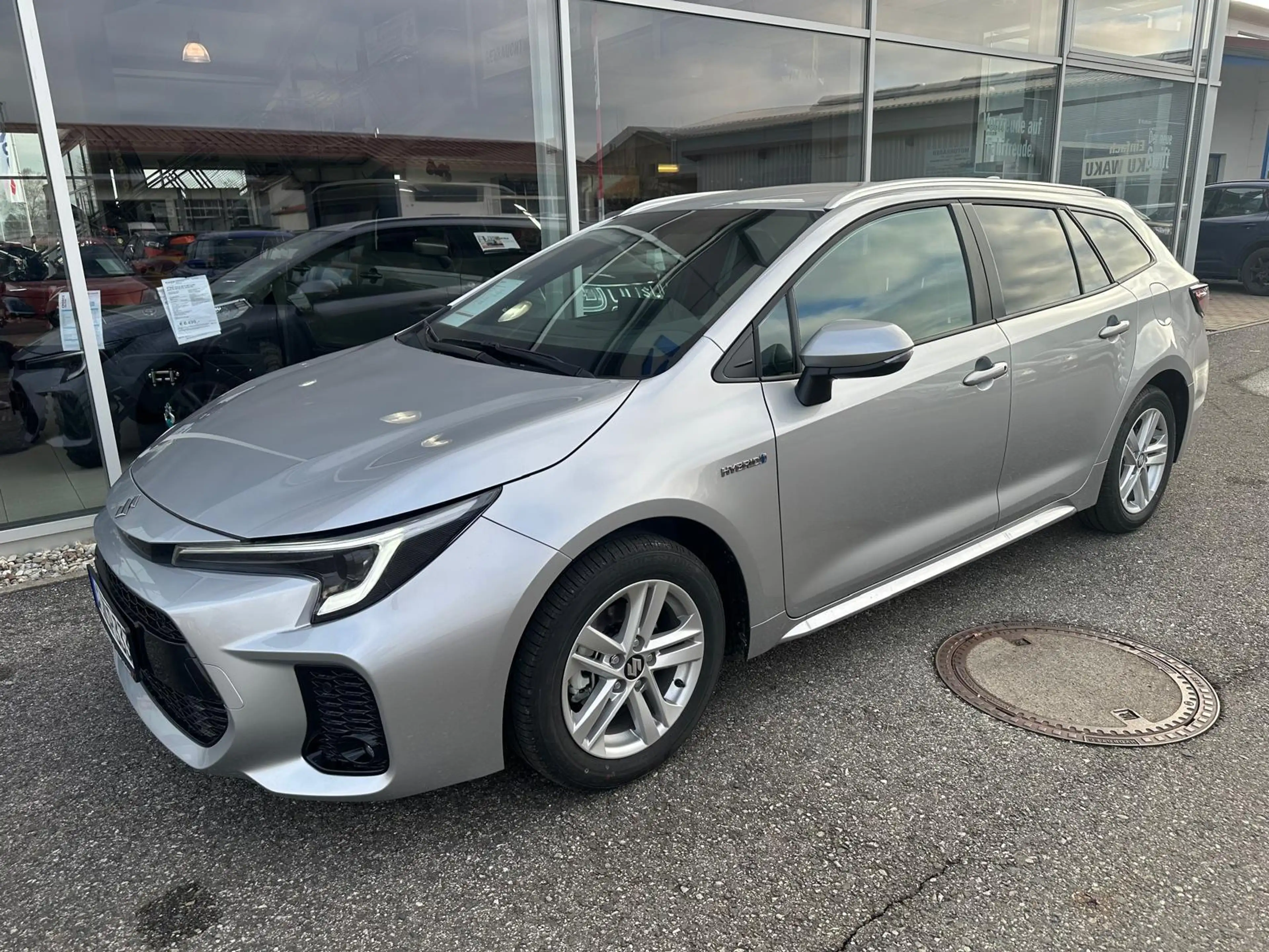 Suzuki Swace 1.8 Hybrid Comfort+ 1.8 CVT Hybrid — photo 2