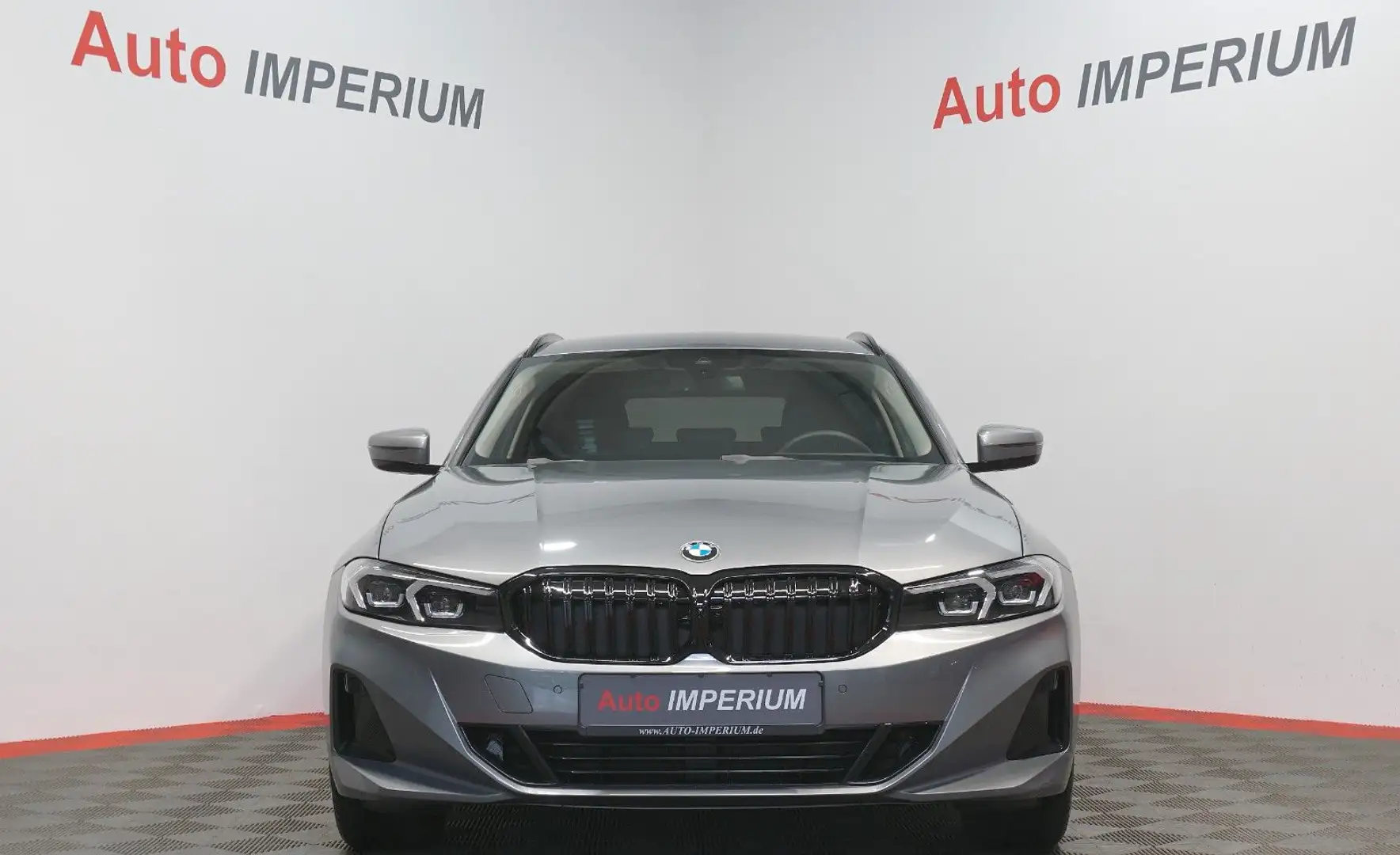 BMW 320 d xDrive Touring*TEMP*DAB*LCI*WIDESCREEN Grau - 2