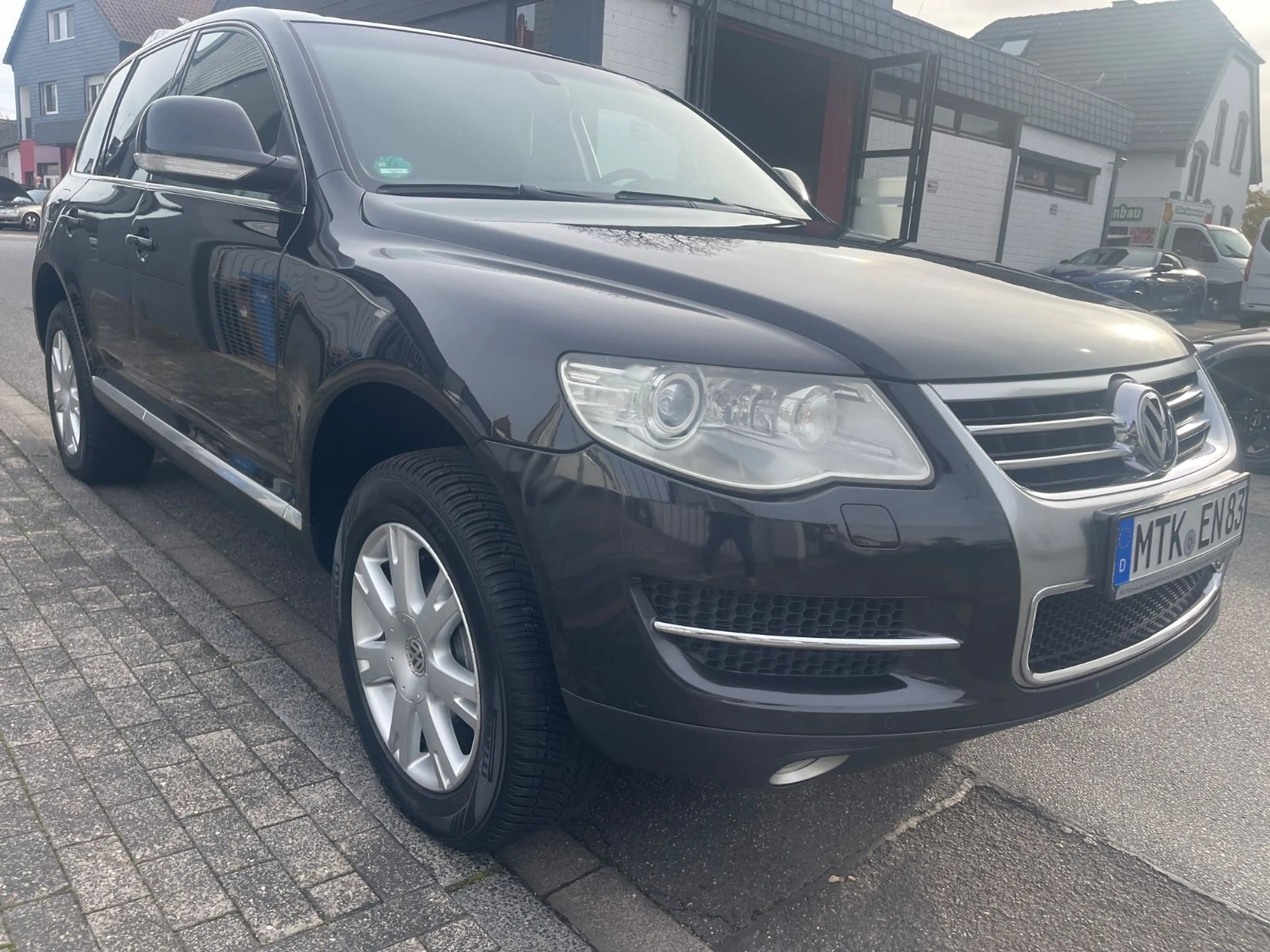 Volkswagen Touareg V6 TDI Navi Standheizung Xenon Leder — photo 2
