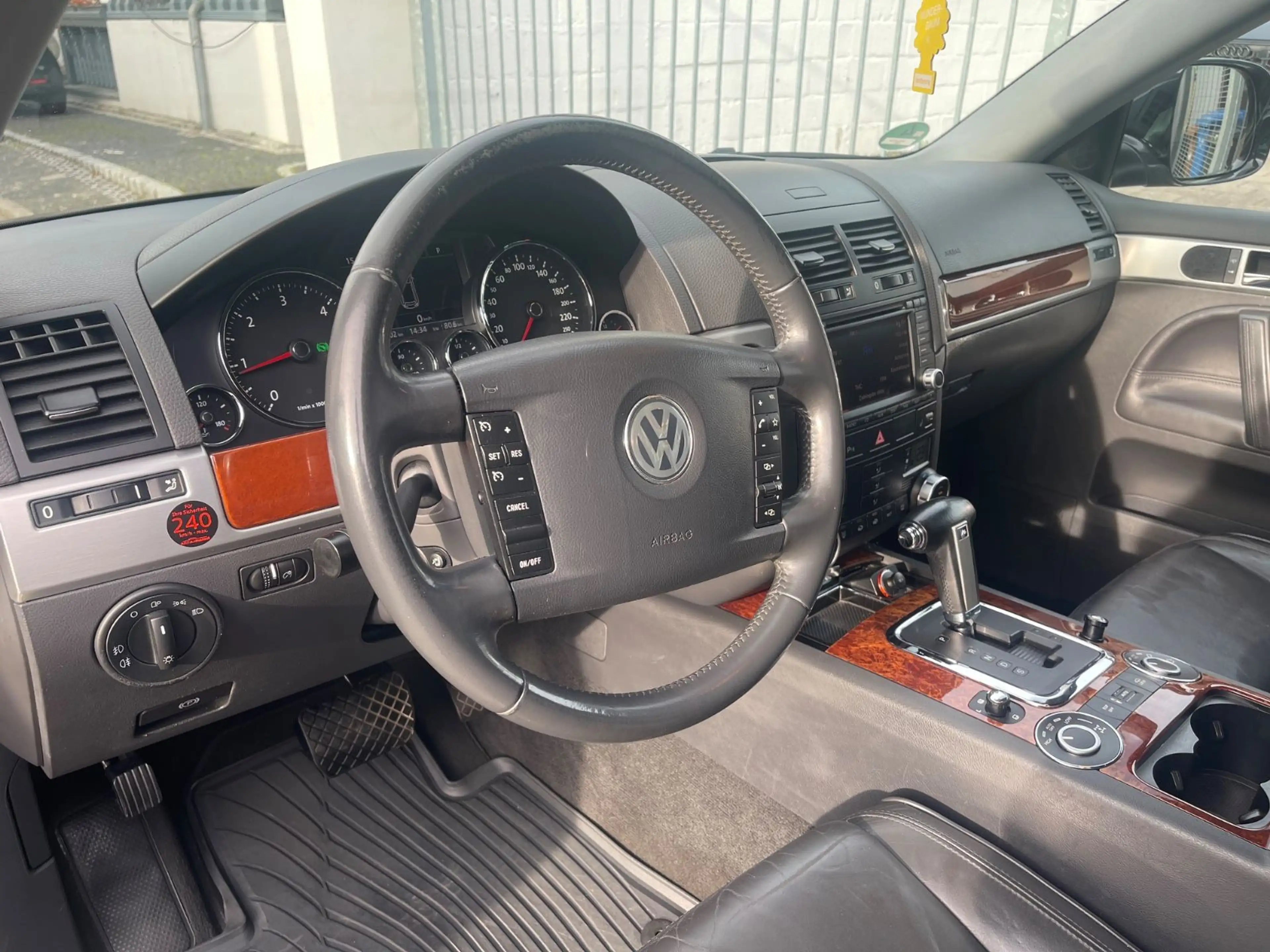 Volkswagen Touareg V6 TDI Navi Standheizung Xenon Leder — photo 4