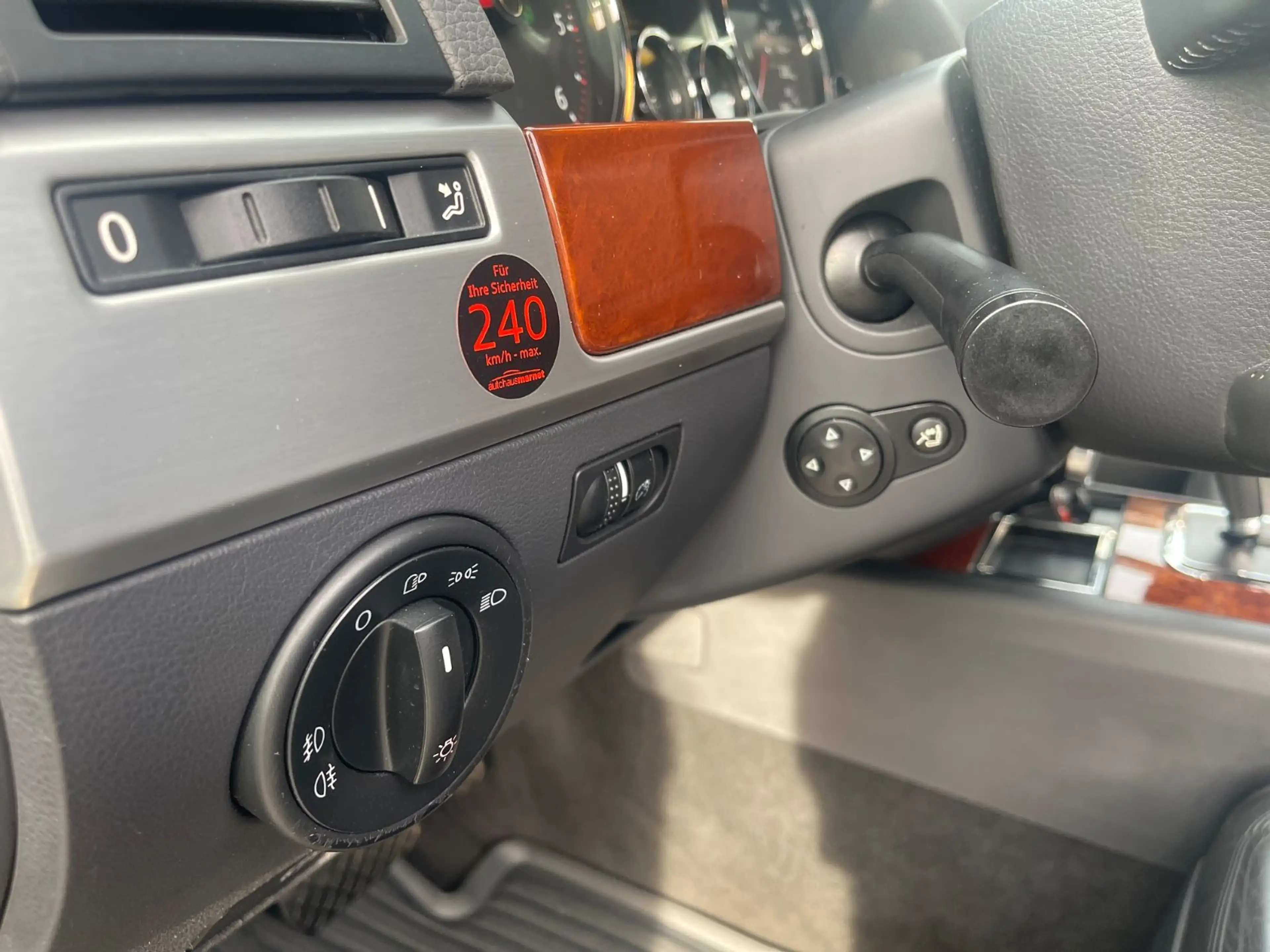 Volkswagen Touareg V6 TDI Navi Standheizung Xenon Leder — photo 6