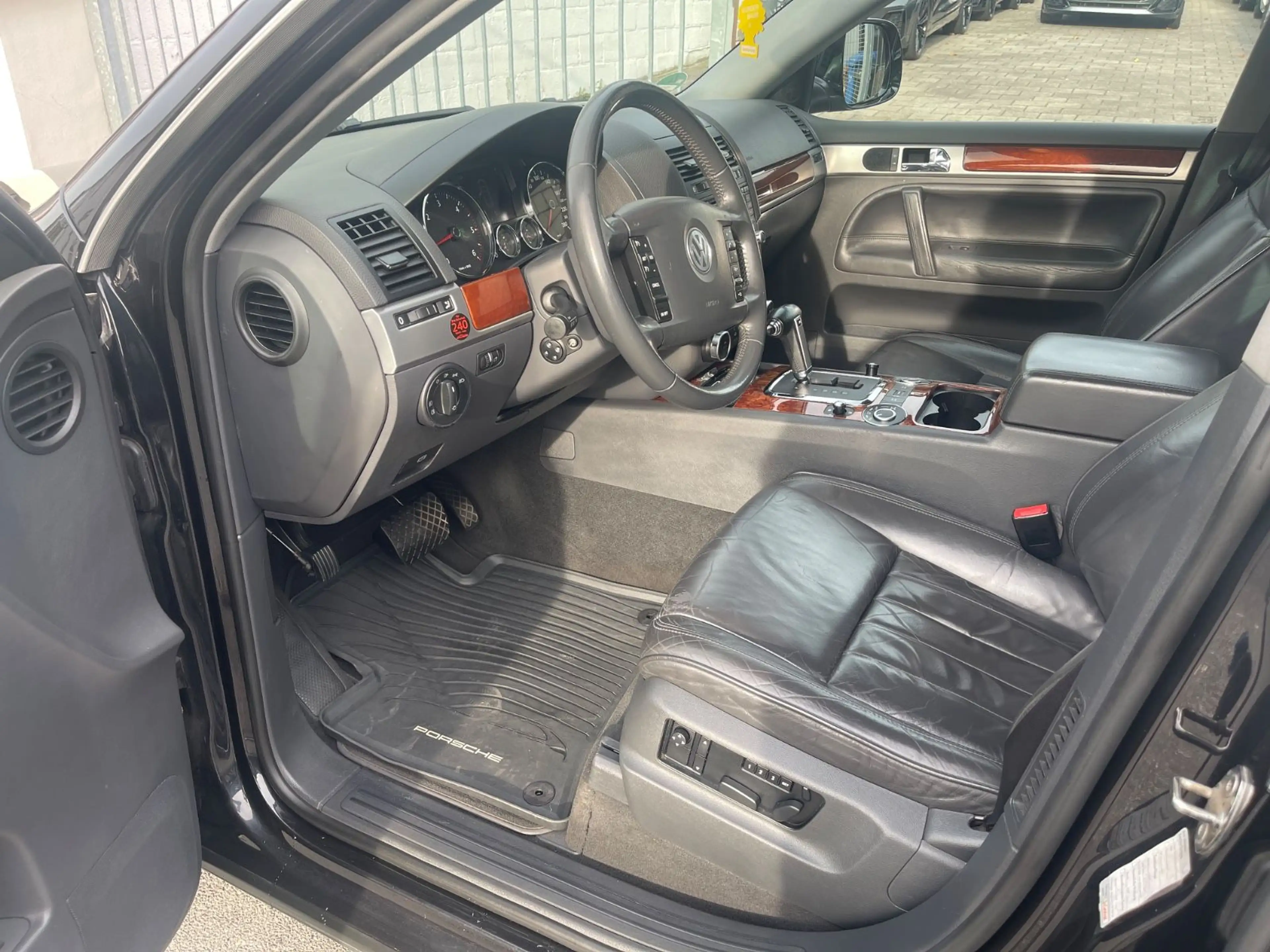 Volkswagen Touareg V6 TDI Navi Standheizung Xenon Leder — photo 5