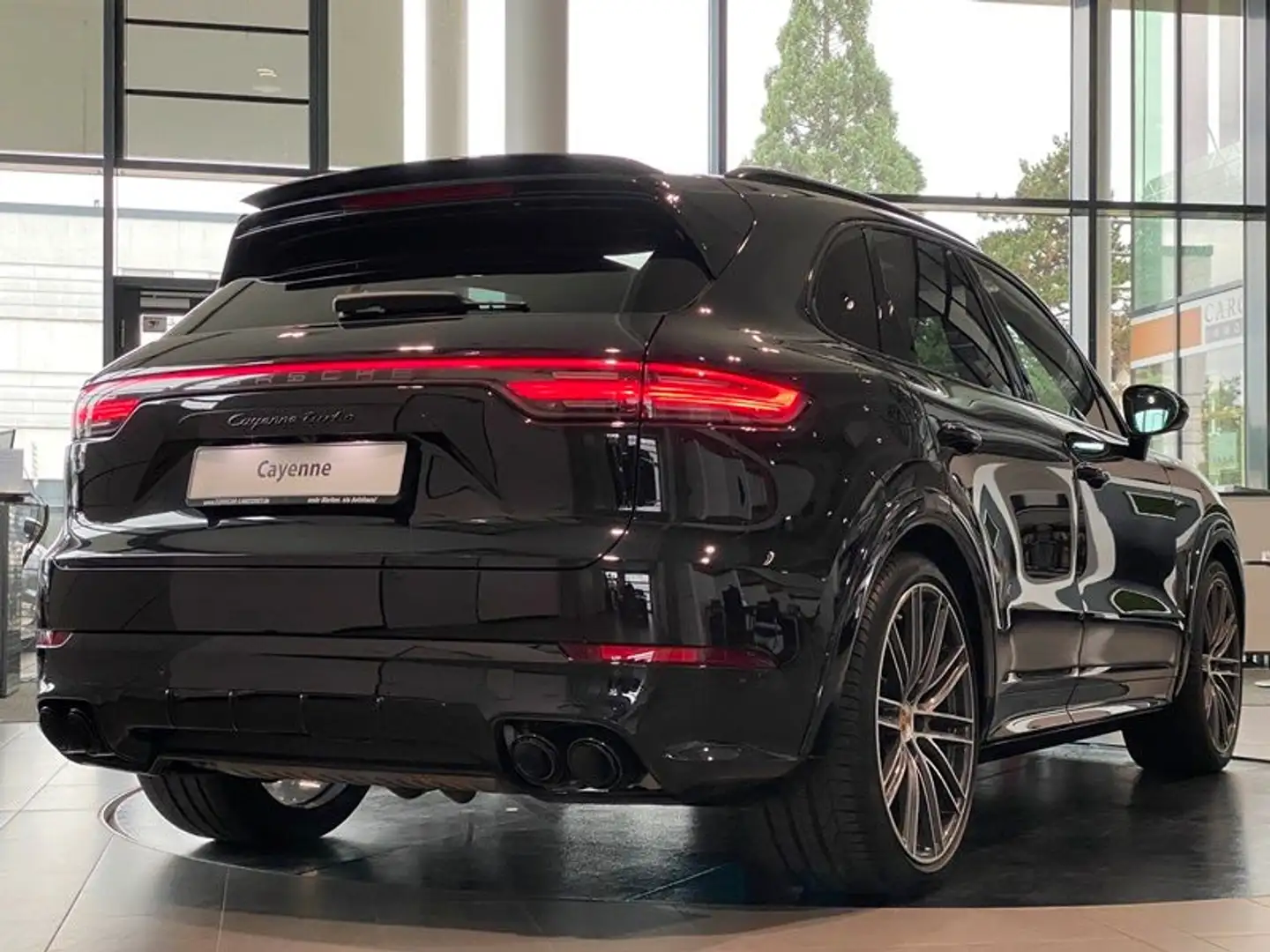 Porsche Cayenne Turbo SportDesign Sbel Carbon InnoD. AHK Nero - 2