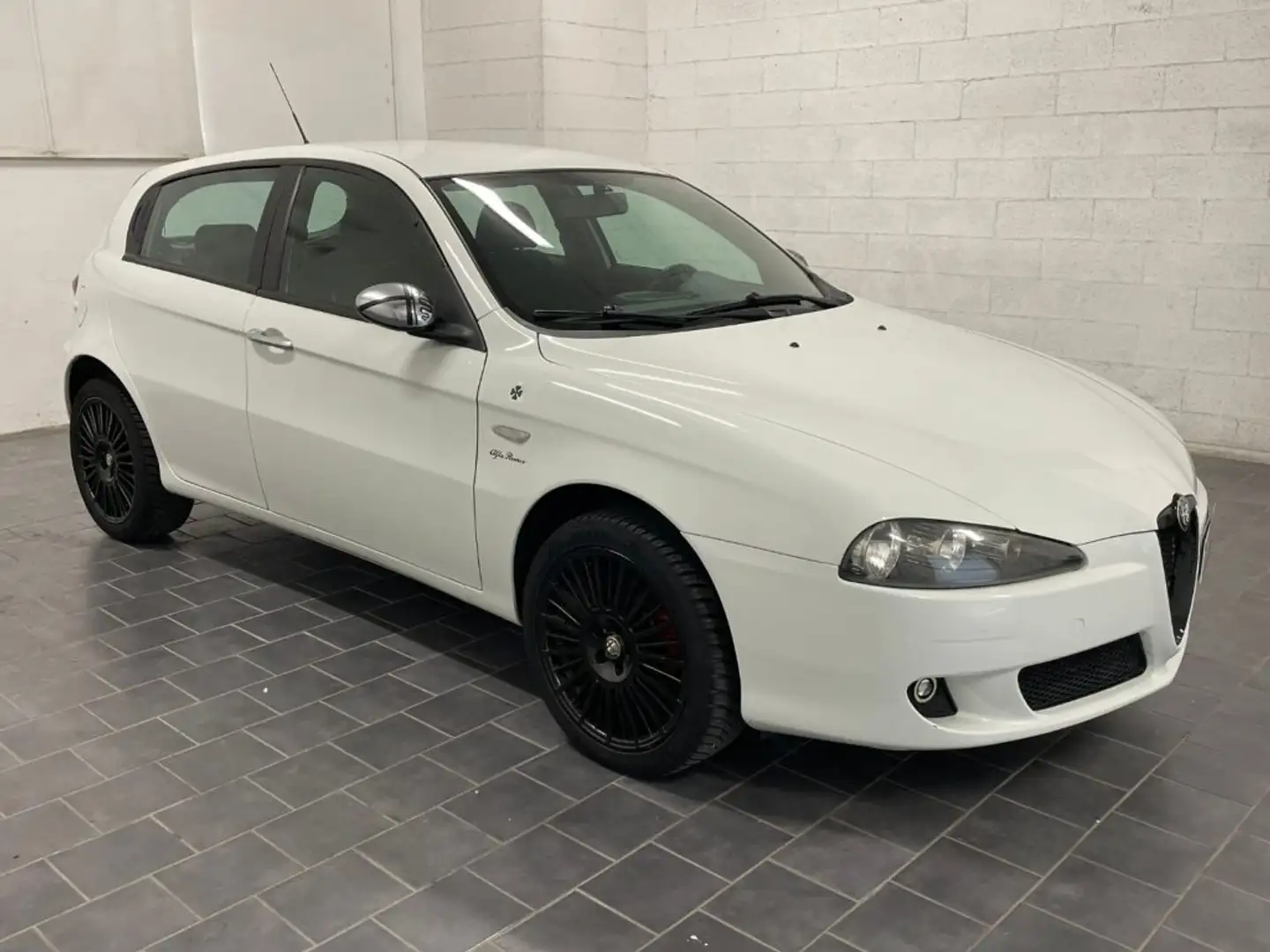 Alfa Romeo 147 1.6 16V TS 105CV 5 porte Progression Bianco - 1
