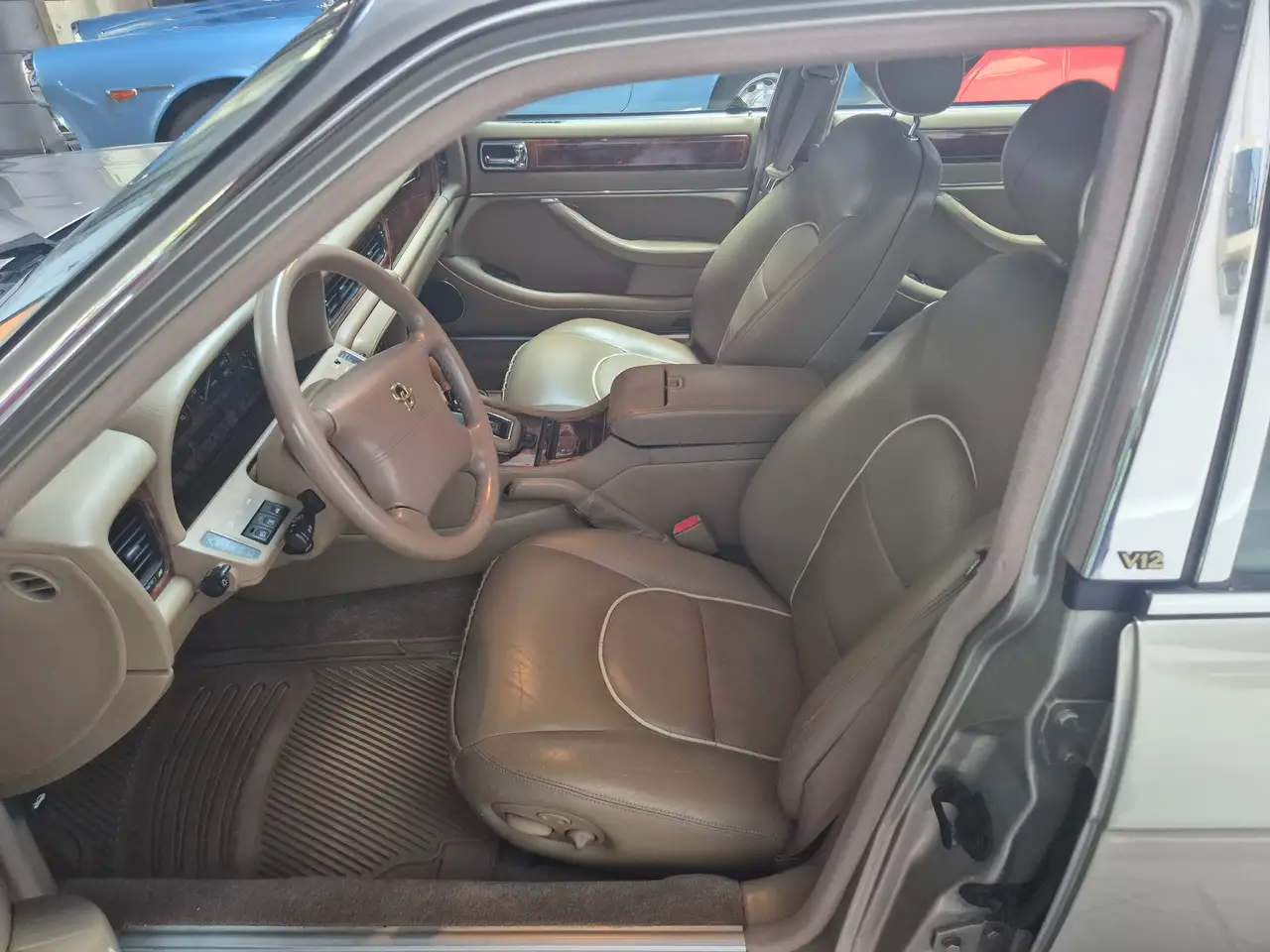 Daimler Double Six, foto 8