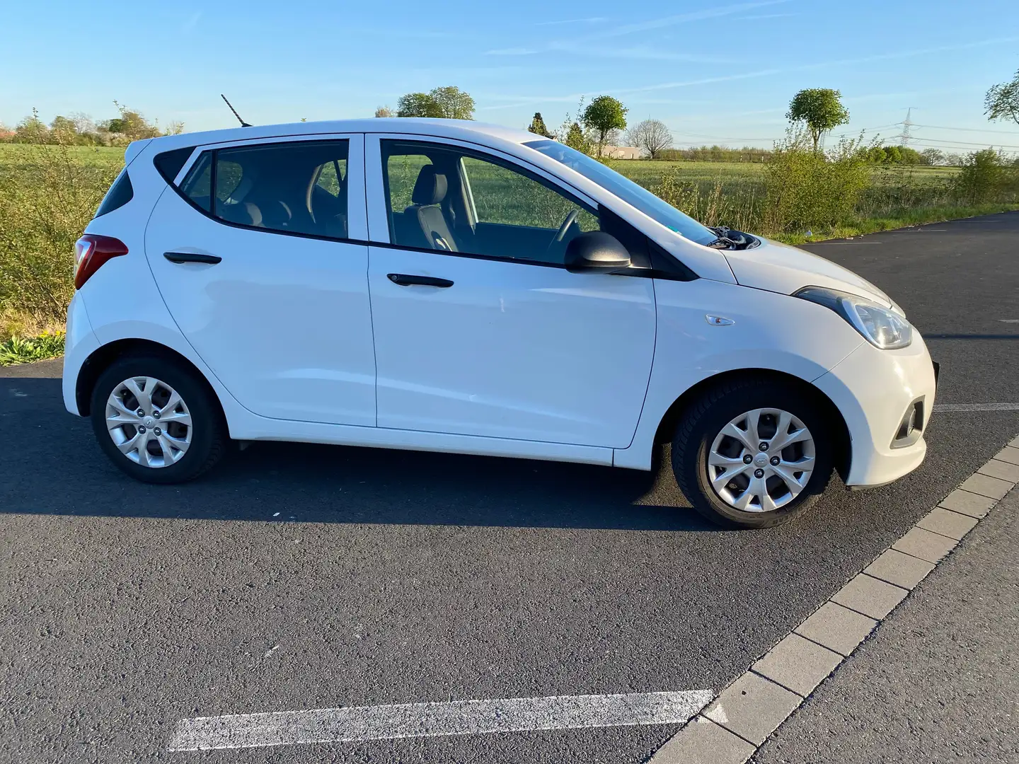 Hyundai i10 i10 1.0 LPG Classic neu TÜV Blanc - 2