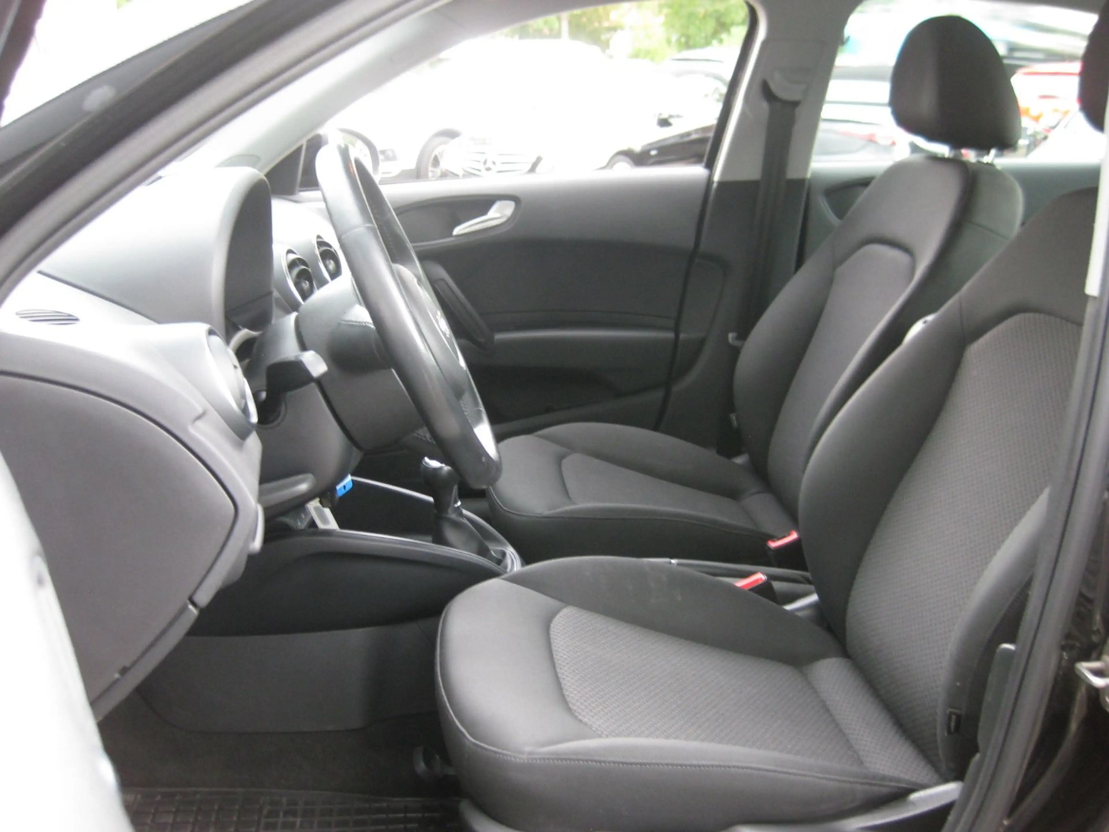 Audi A1 1.0 TFSI Sportback — photo 8