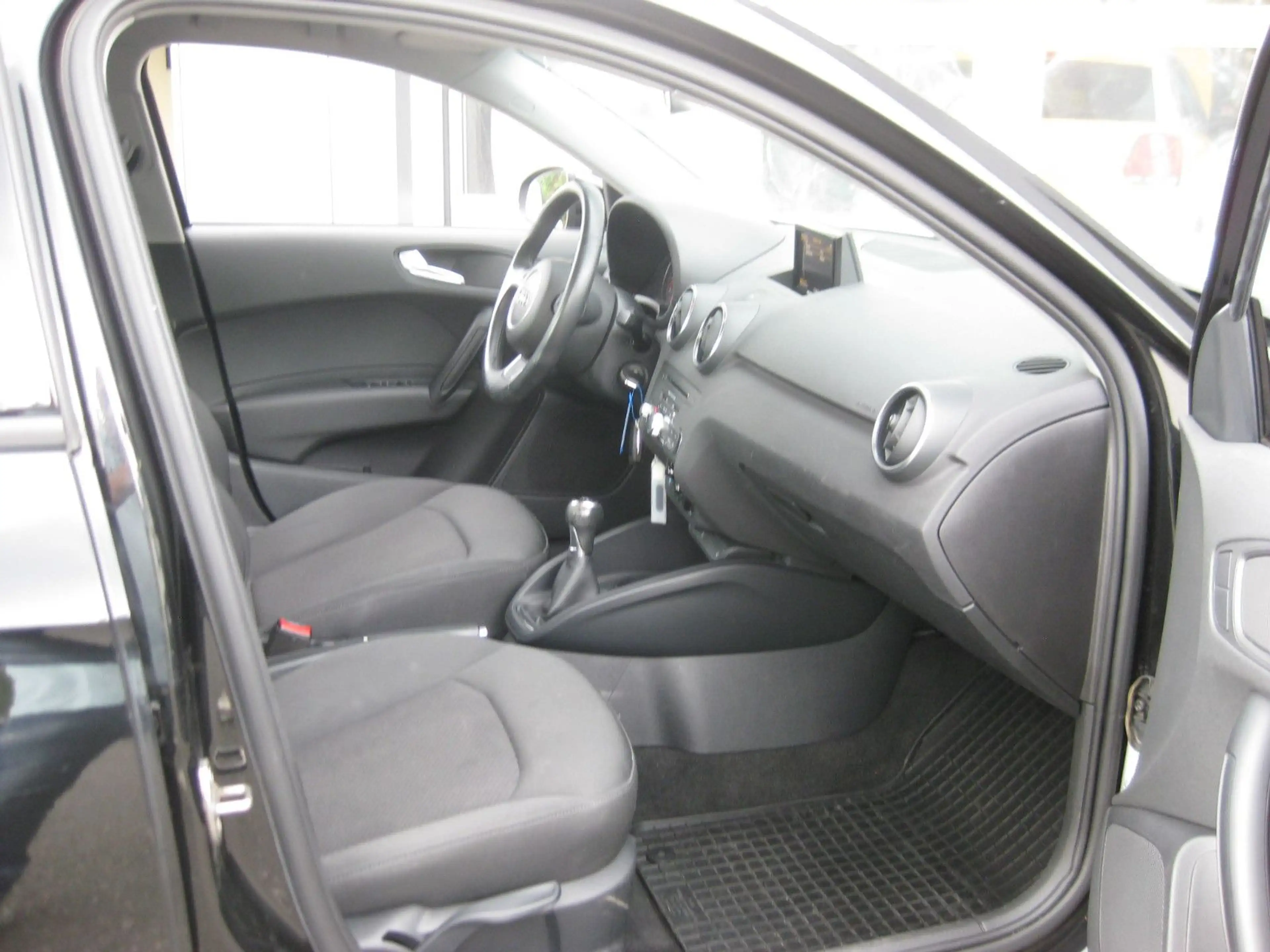 Audi A1 1.0 TFSI Sportback — photo 10