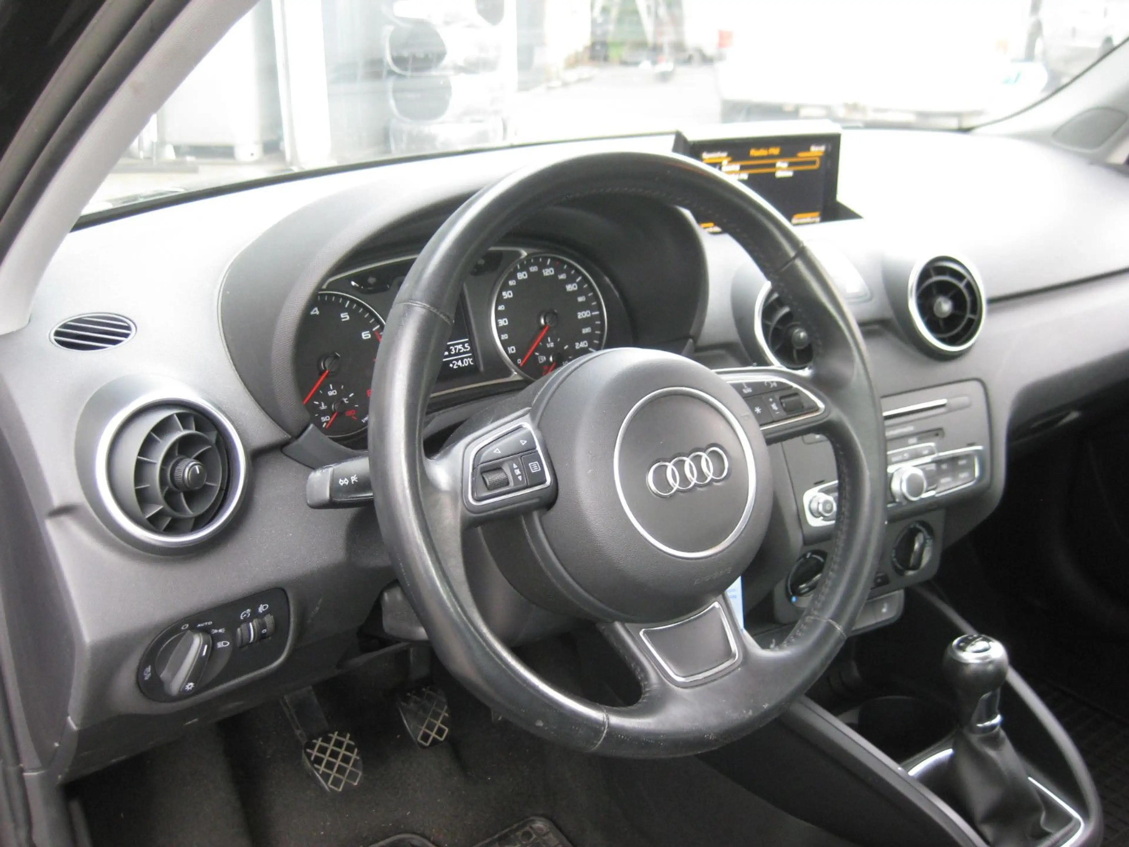 Audi A1 1.0 TFSI Sportback — photo 7