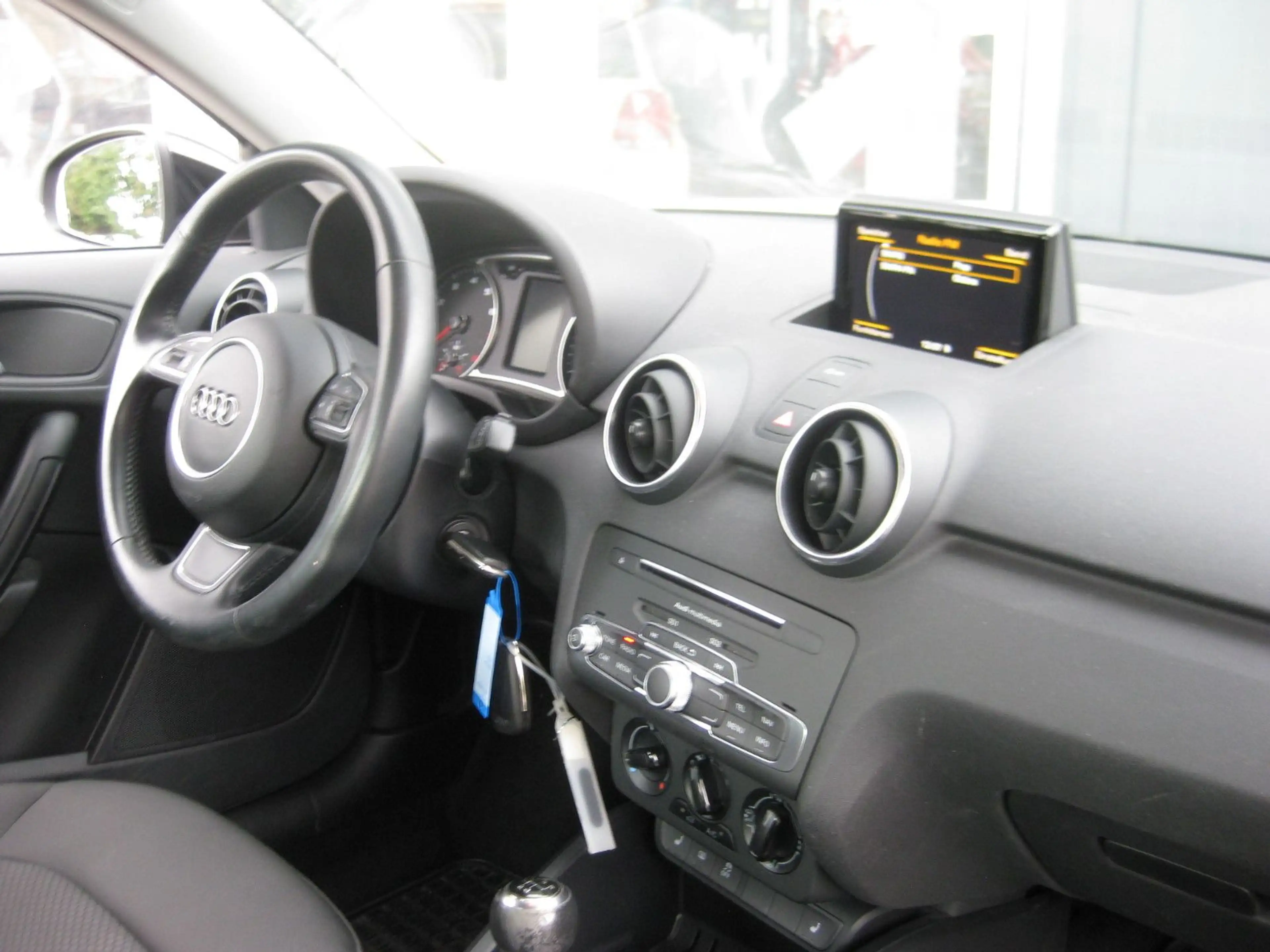 Audi A1 1.0 TFSI Sportback — photo 11