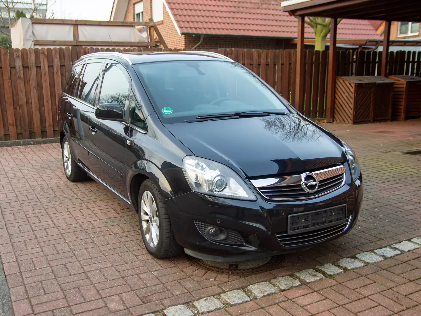 Opel Zafira Zafira Diesel 1.7 CDTI ecoFLEX Family 92kW Schwarz - 2