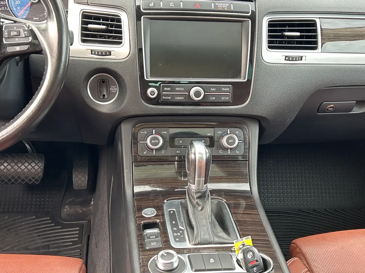 Volkswagen Touareg снимка Volkswagen Touareg
