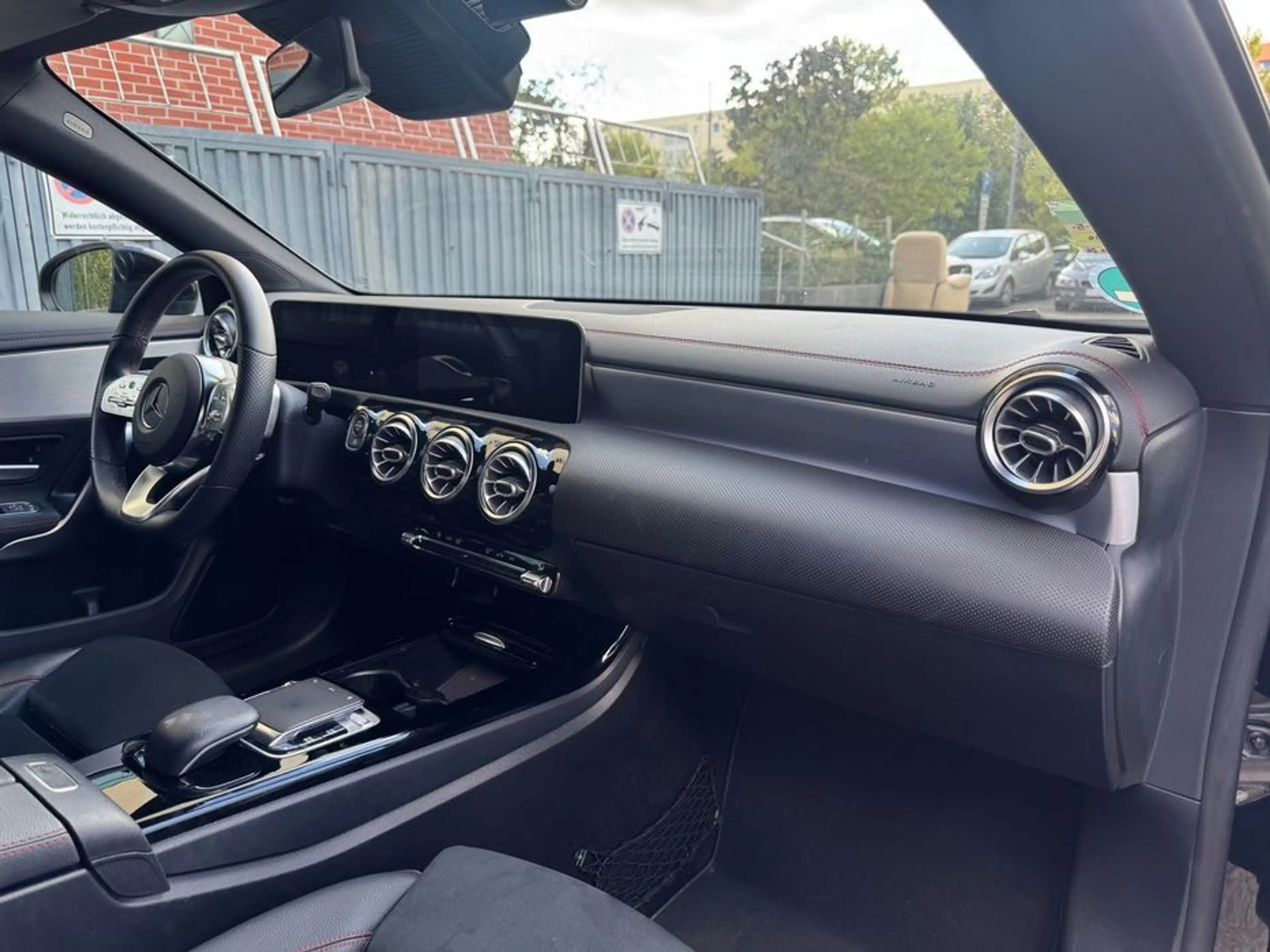 Mercedes-Benz CLA 220 Coupe AMG Line Kamera Night Paket — photo 11