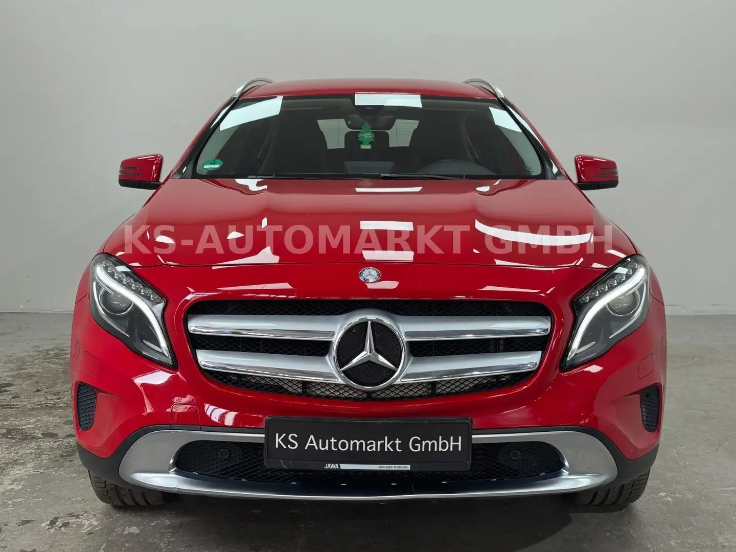 Mercedes-Benz GLA 180 Score*Automatik*Navi*Bi-Xenon*R-Kam* Rot - 2