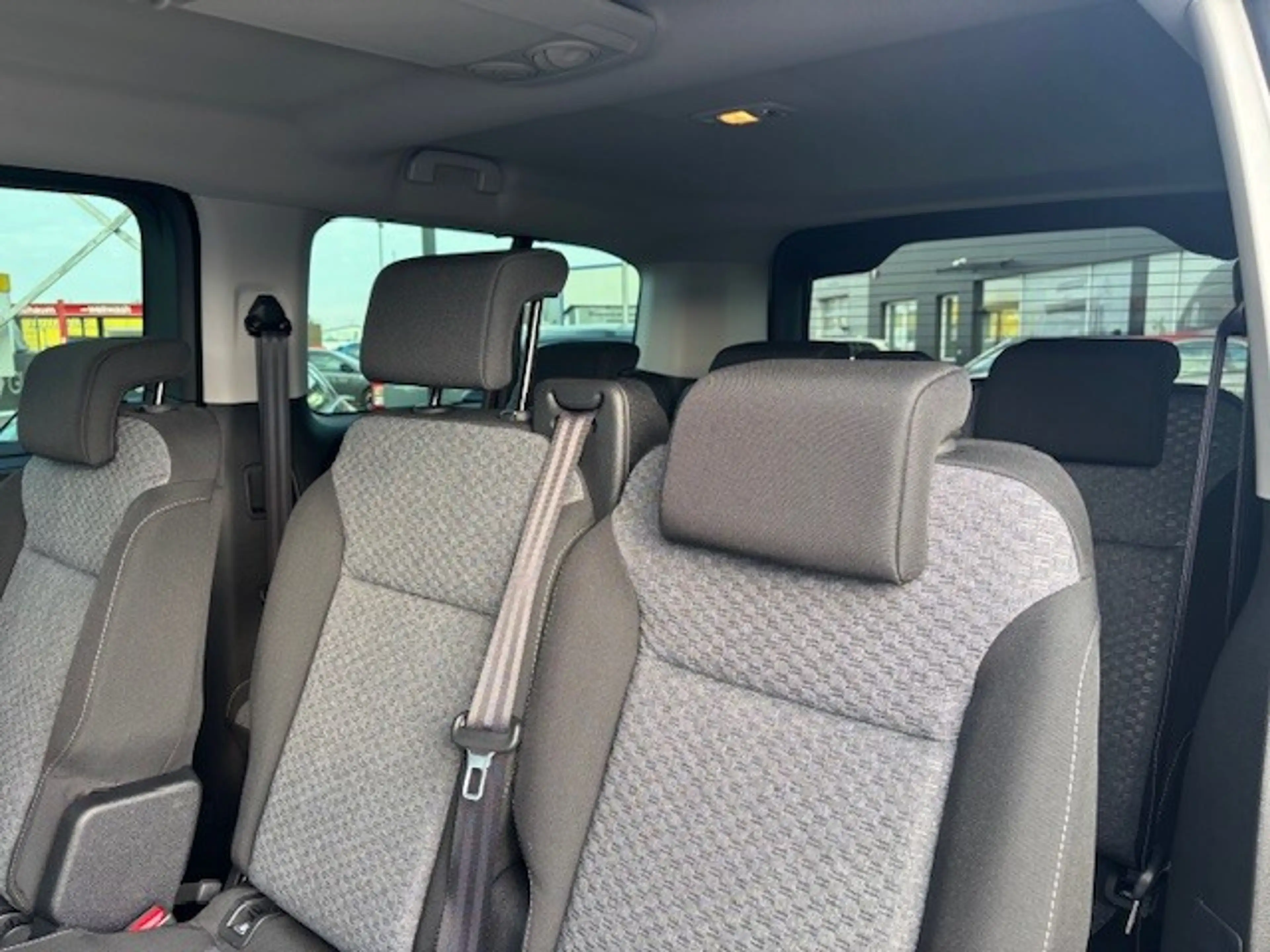 Peugeot Traveller Active L3 BlueHDI 180 S&S EAT8 — photo 11