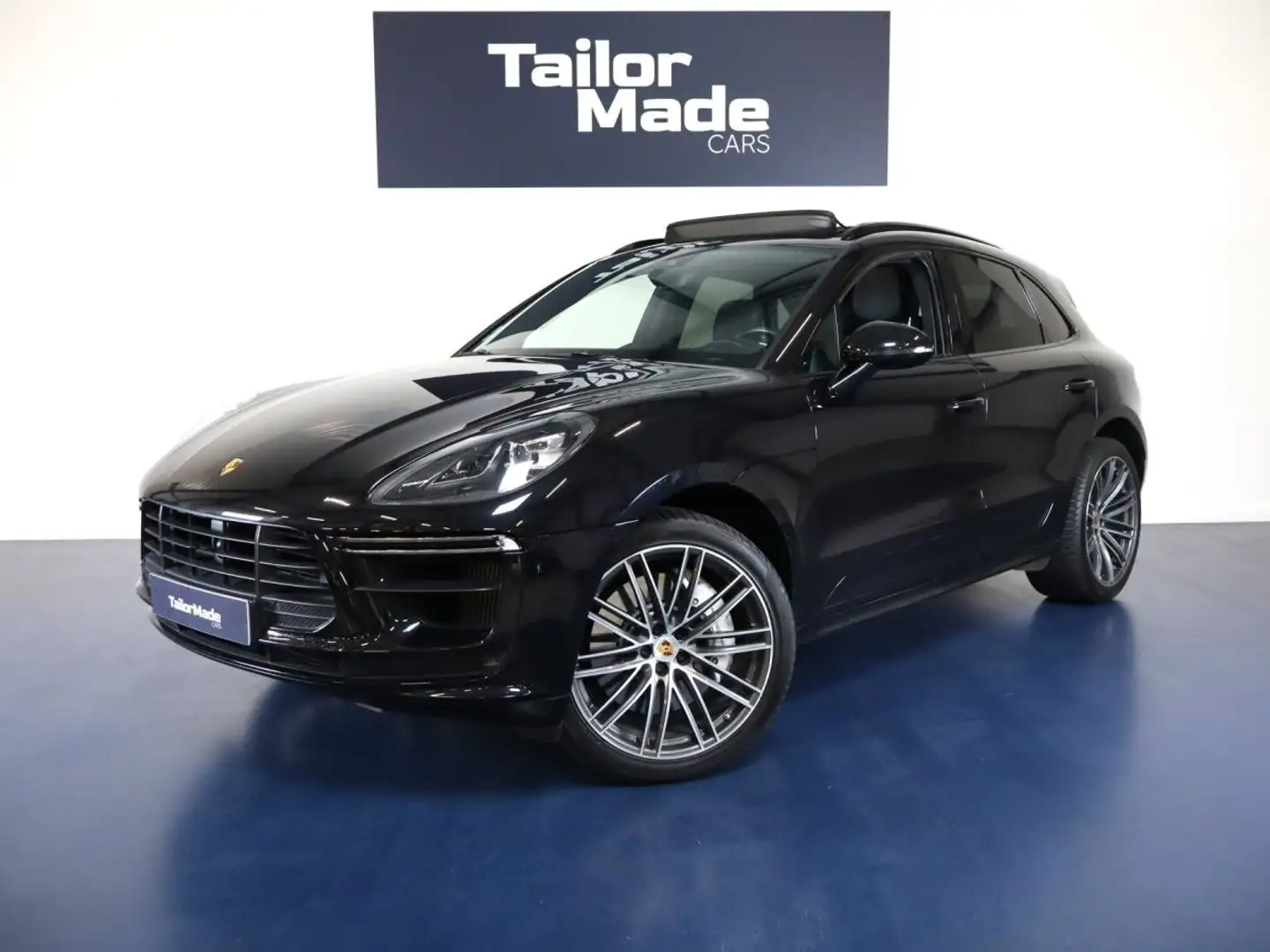 Porsche Macan Turbo - 1