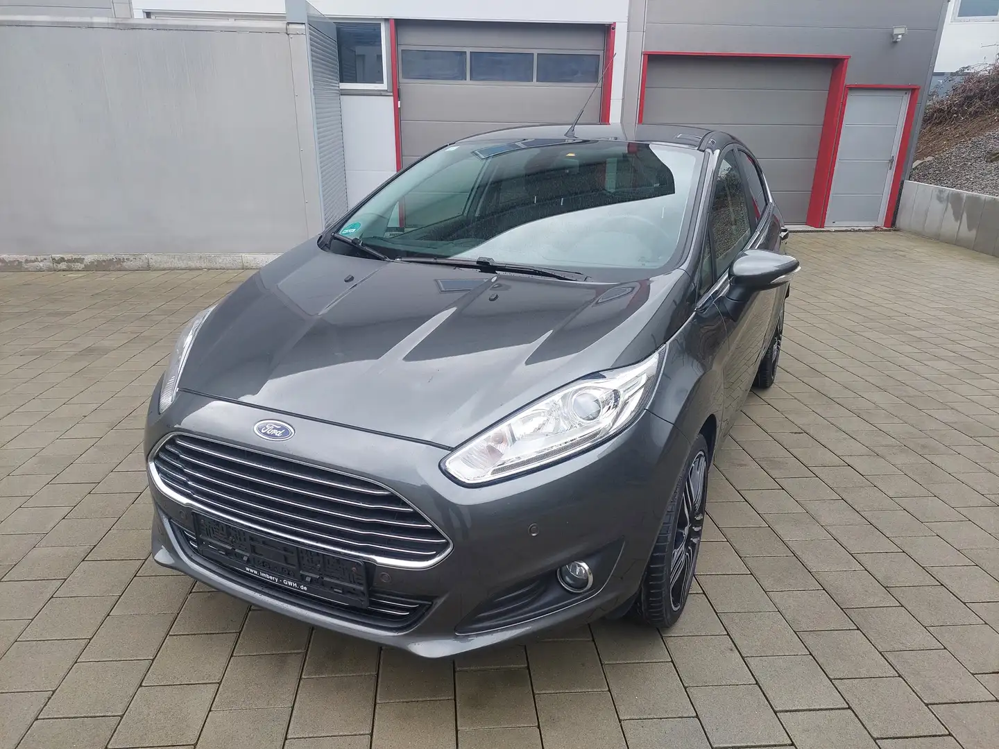 Ford Fiesta Titanium Gris - 2