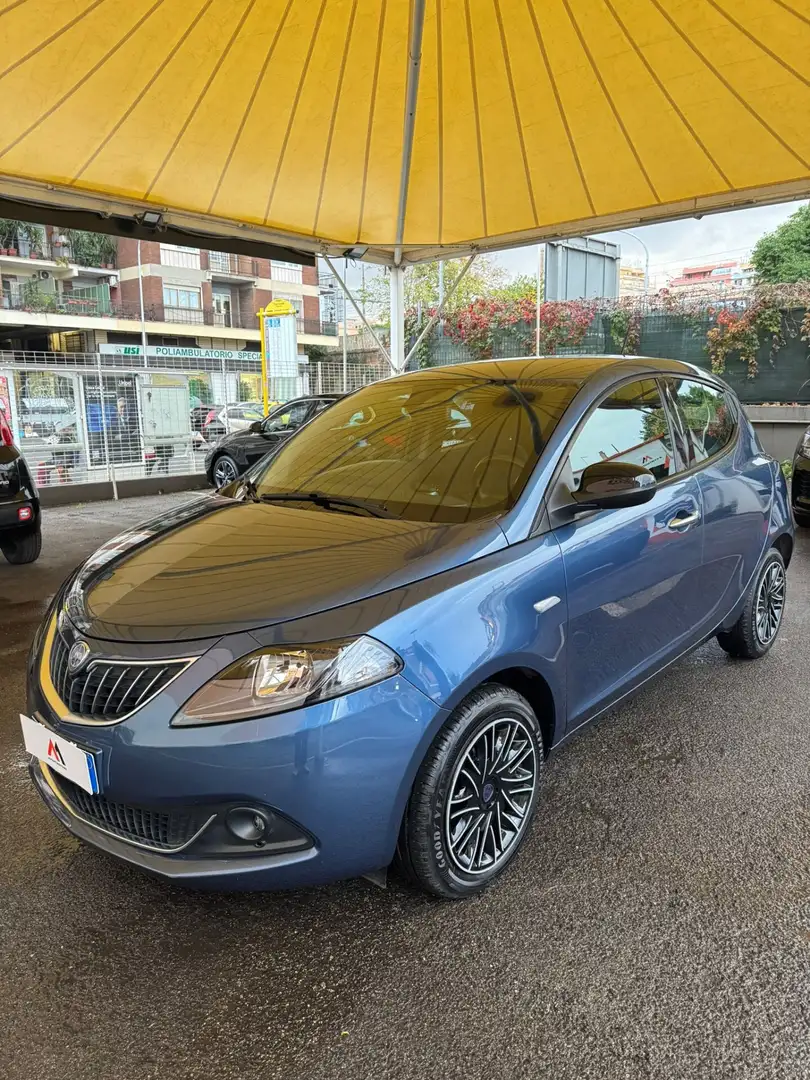 Lancia Ypsilon Ypsilon 1.0 FireFly 5 porte S&S Hybrid Gold Azul - 1