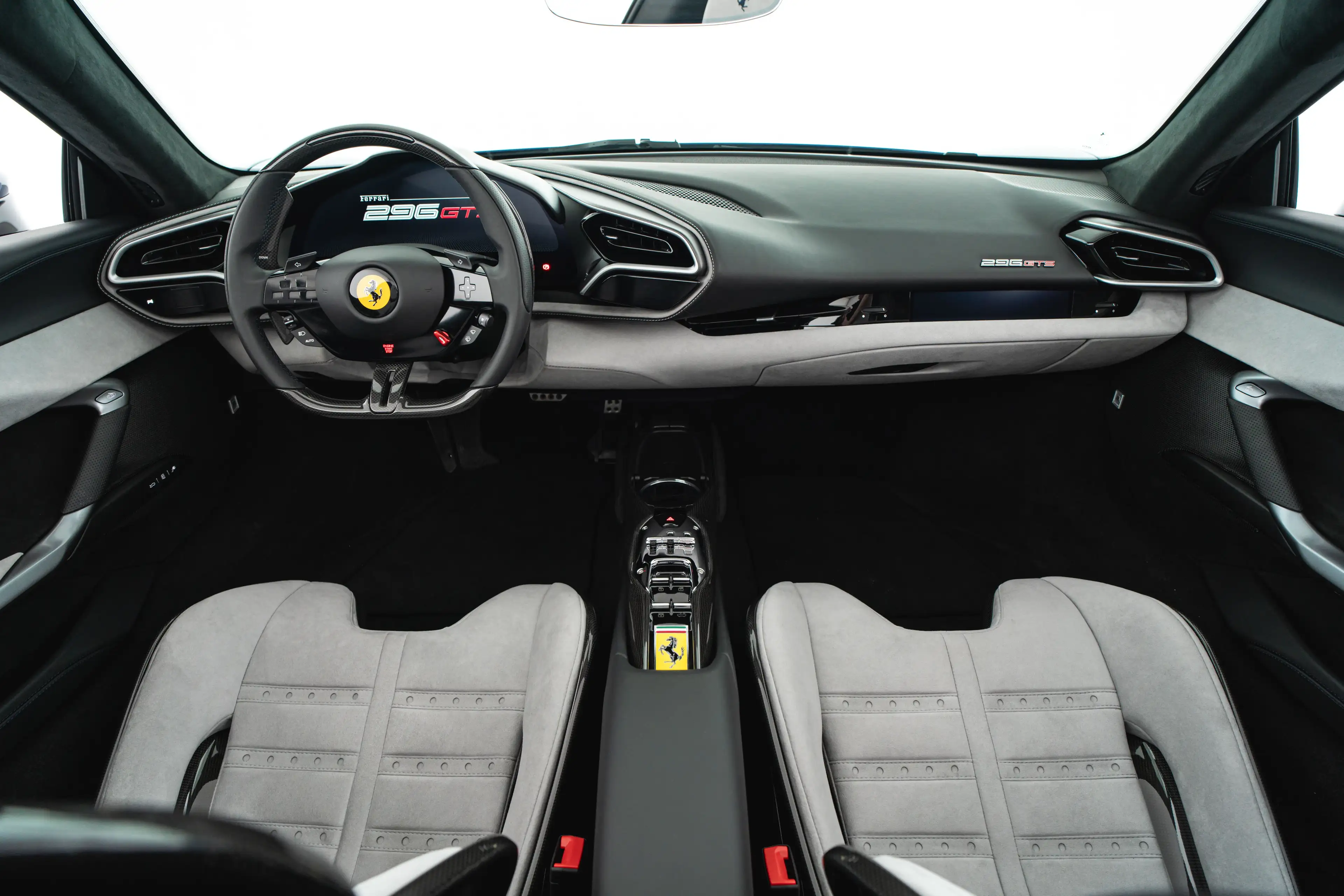 Ferrari 296 GTS Roadster PHEV F1 DCT — photo 10