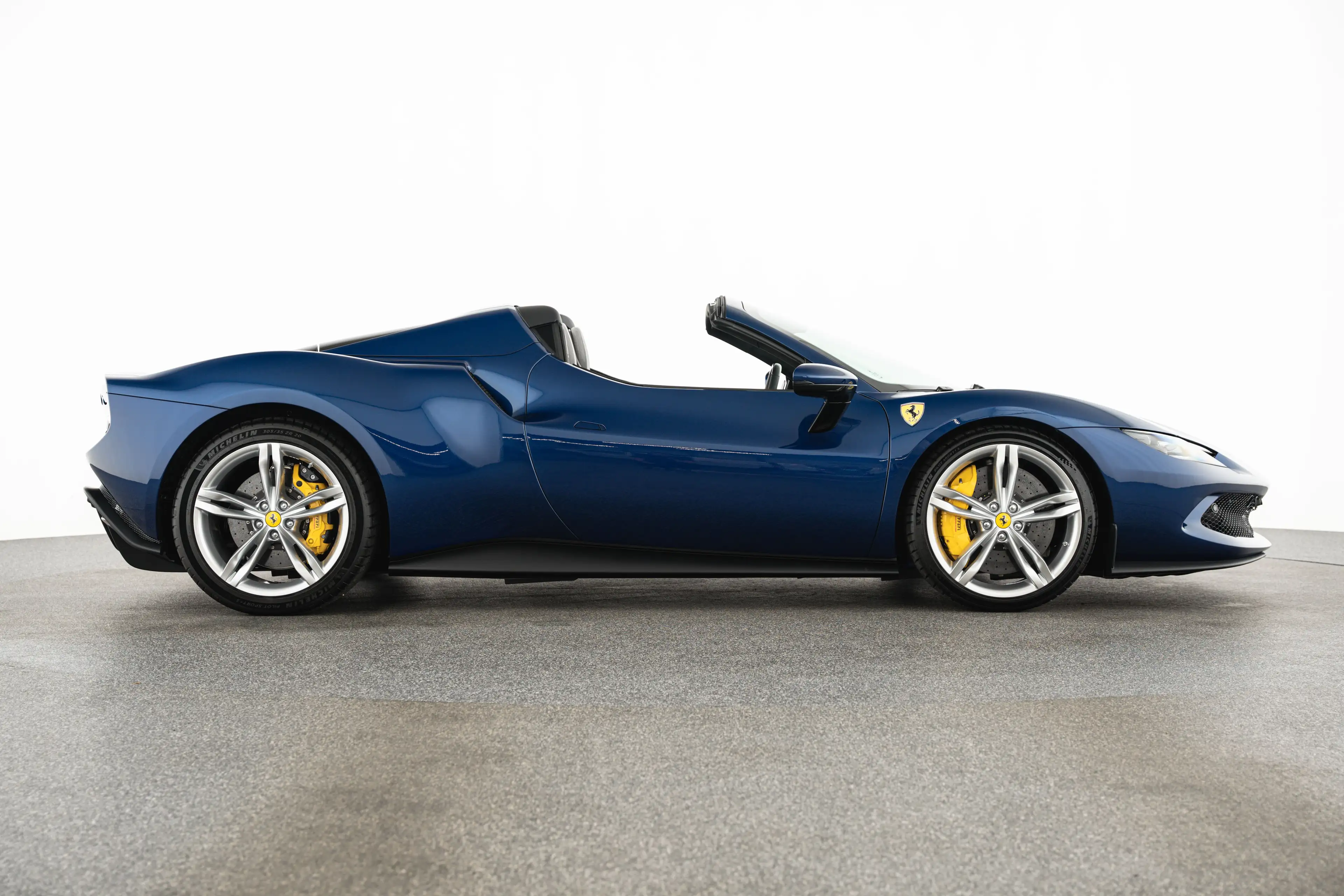 Ferrari 296 GTS Roadster PHEV F1 DCT — photo 4