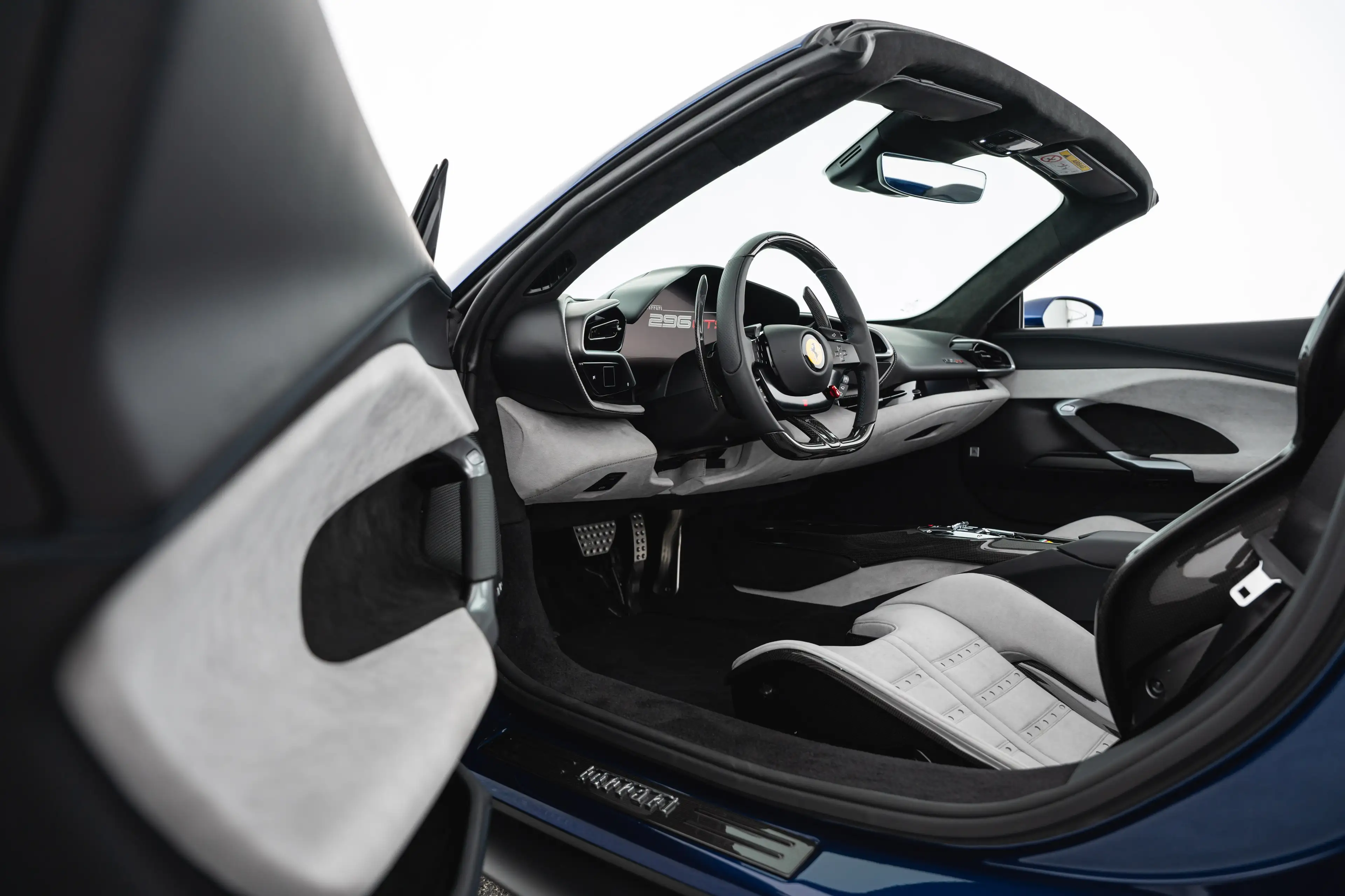 Ferrari 296 GTS Roadster PHEV F1 DCT — photo 14