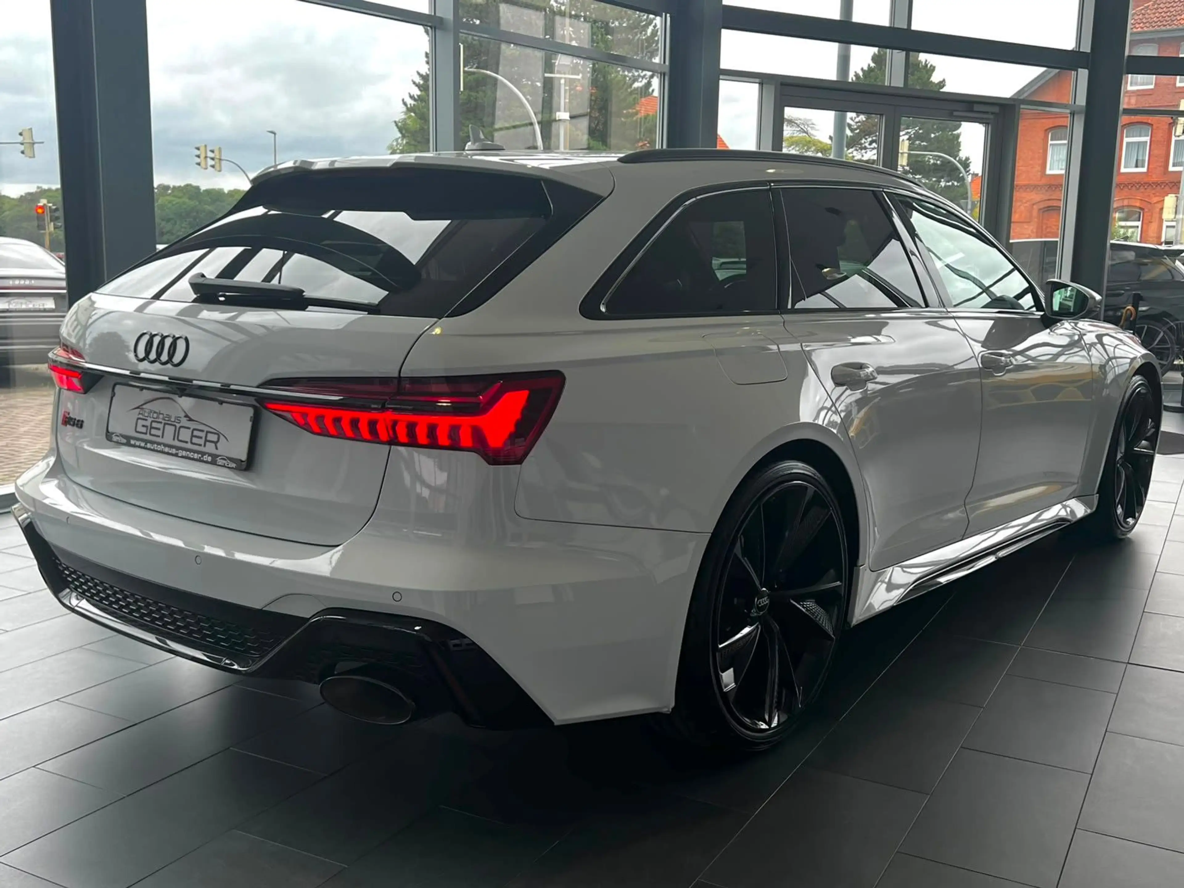 Audi RS6 Avant 4.0 TFSI quattro "Laser/B&O/Head-Up" — photo 4