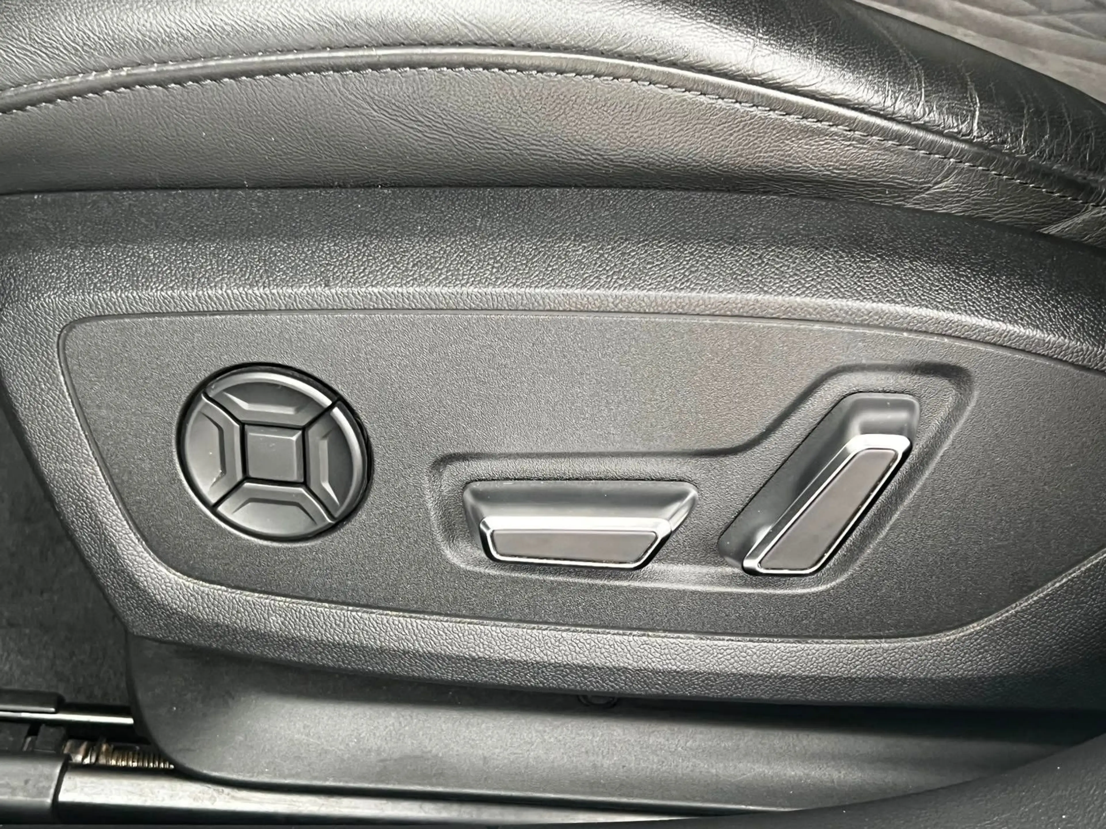 Audi RS6 Avant 4.0 TFSI quattro "Laser/B&O/Head-Up" — photo 13