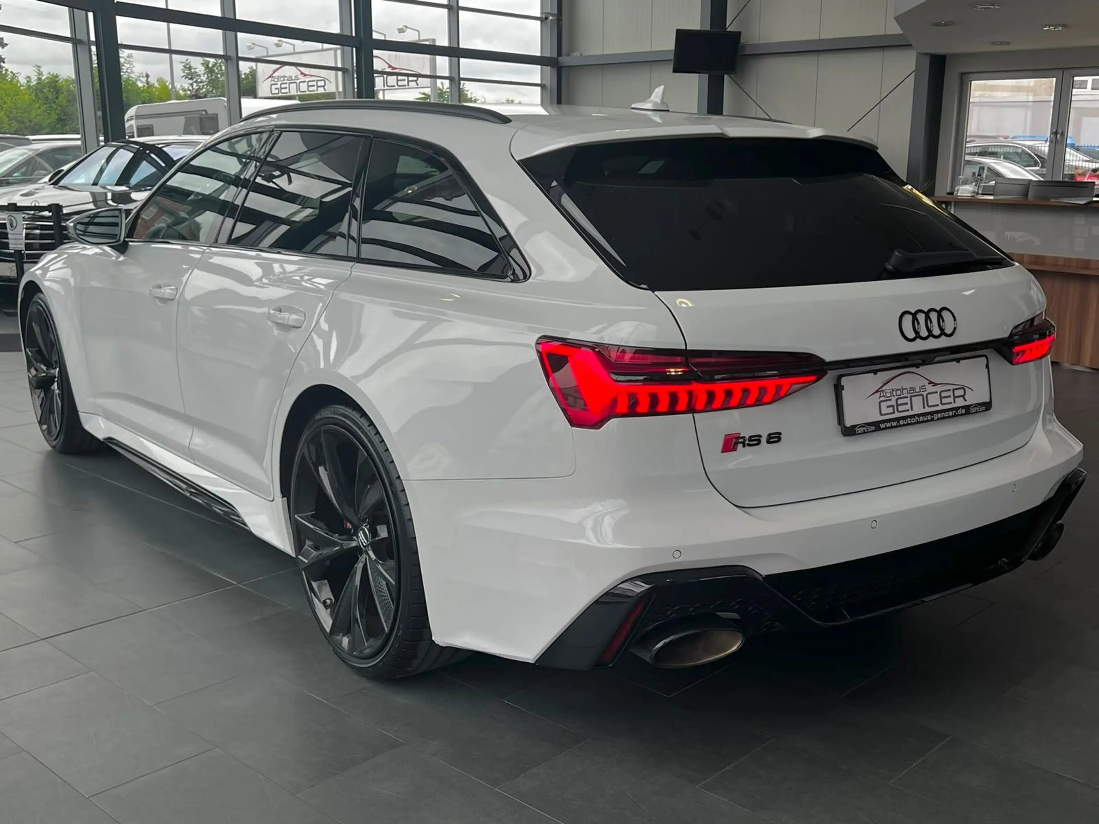 Audi RS6 Avant 4.0 TFSI quattro "Laser/B&O/Head-Up" — photo 6