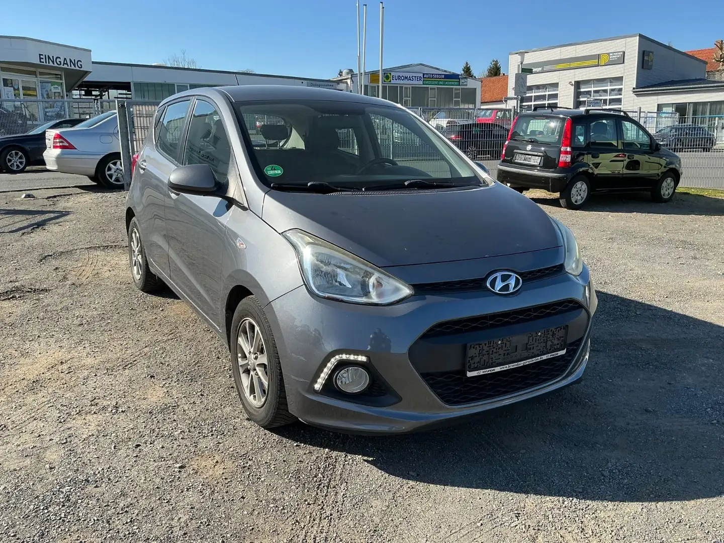 Hyundai i10 FIFA World Cup Edition - 1