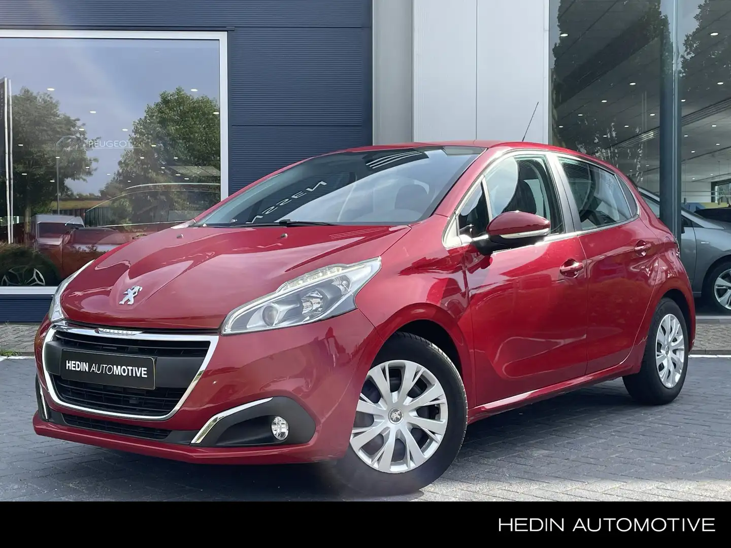 Peugeot 208 82PK Blue Lion | Navigatie | Airco | Trekhaak Rood - 1
