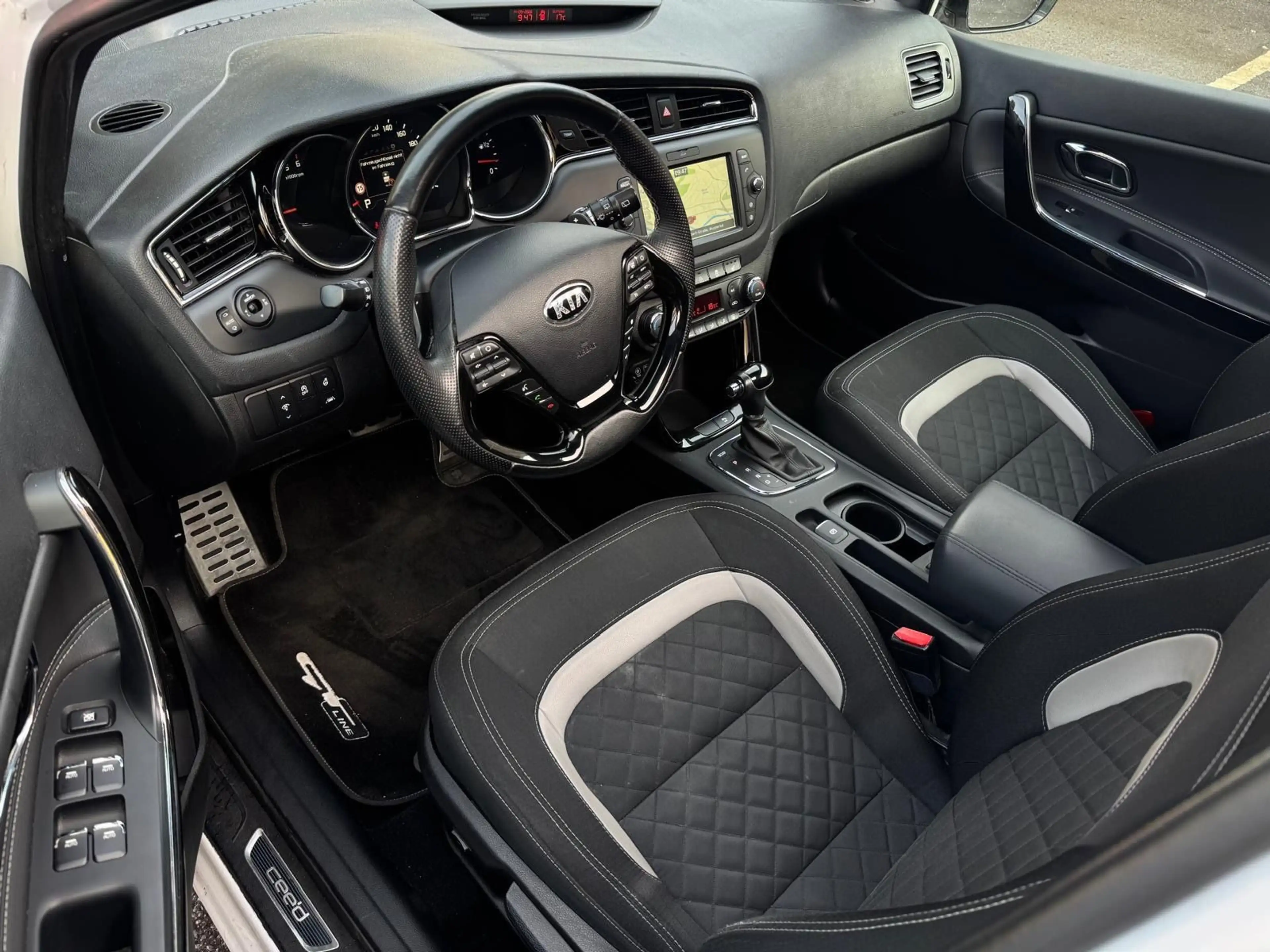 Kia Ceed SW / cee'd SW cee'd SW*GT Line*2.Hand*Automatik*Navi*Keyl*Pano — photo 13